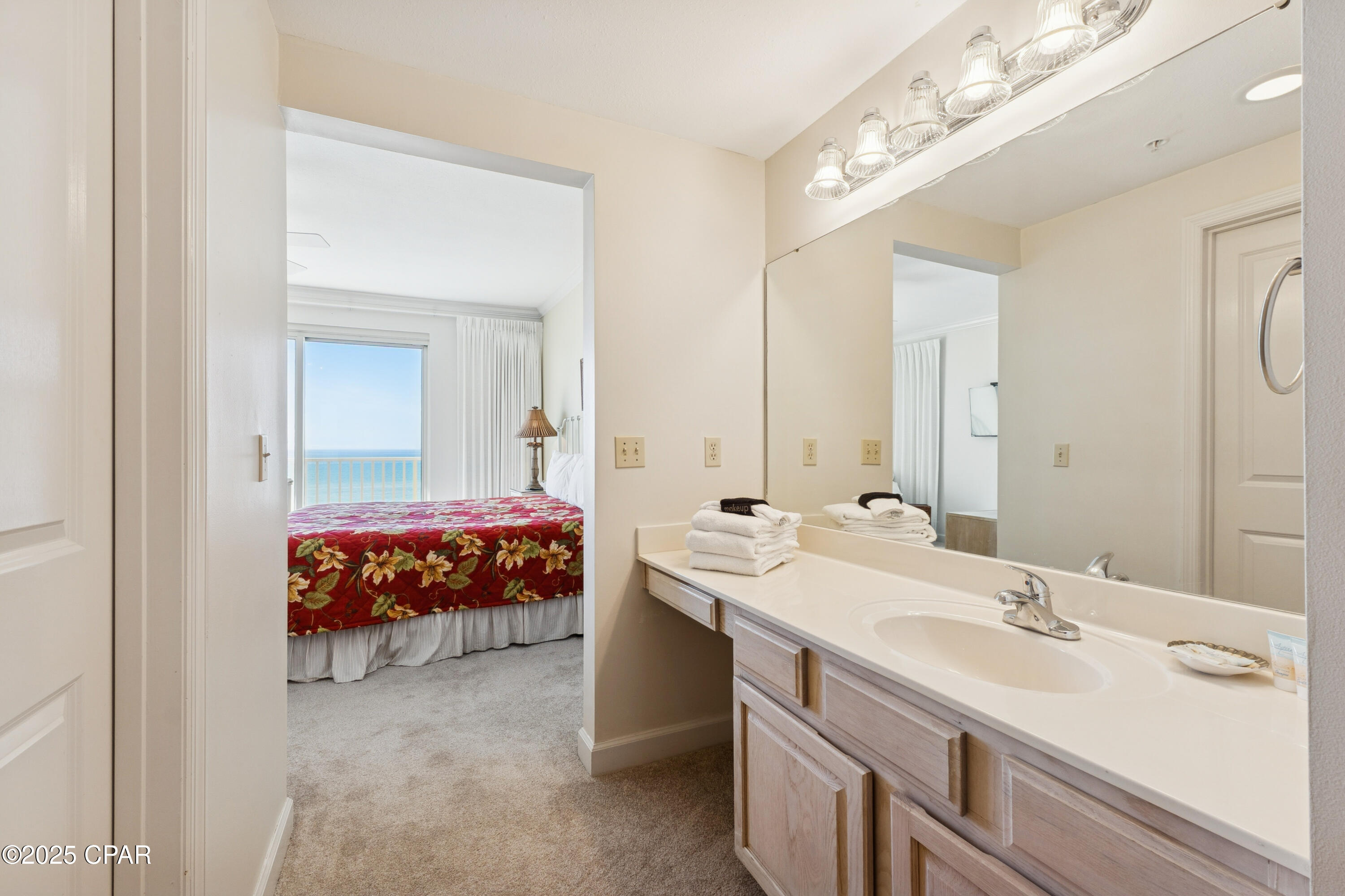 Image 18 For 8601 Surf Drive 1e