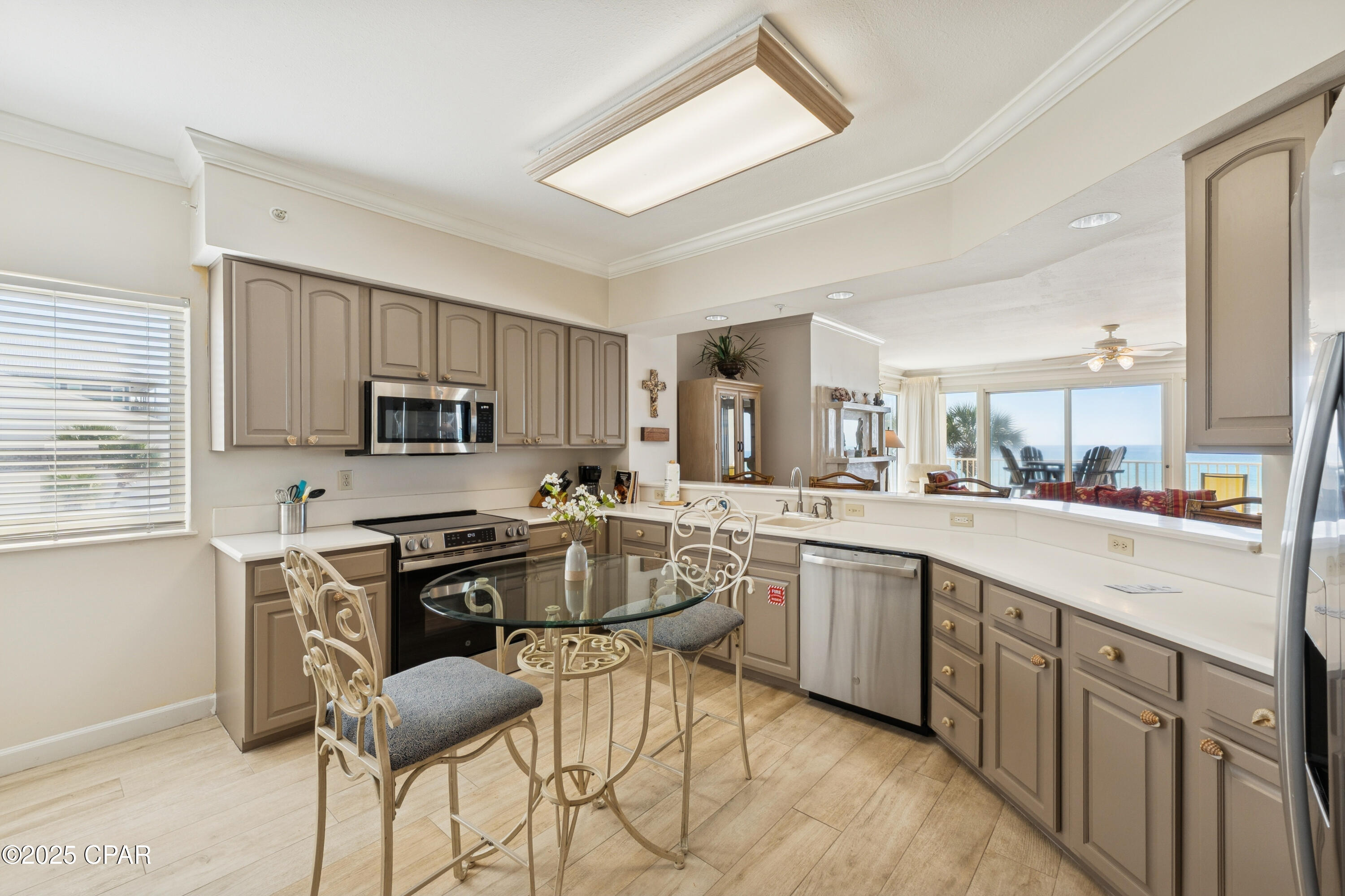 Image 28 For 8601 Surf Drive 1e