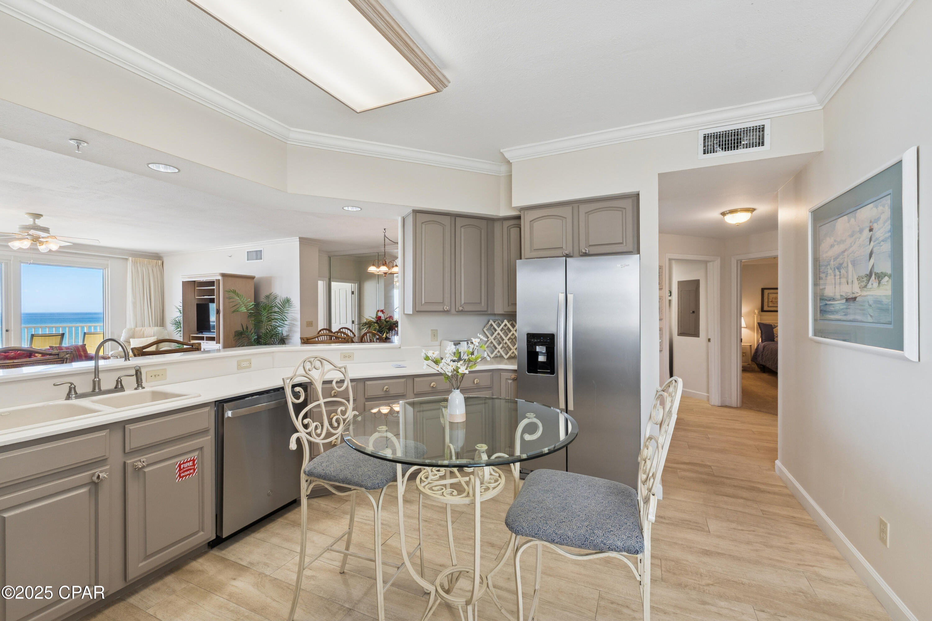 Image 30 For 8601 Surf Drive 1e