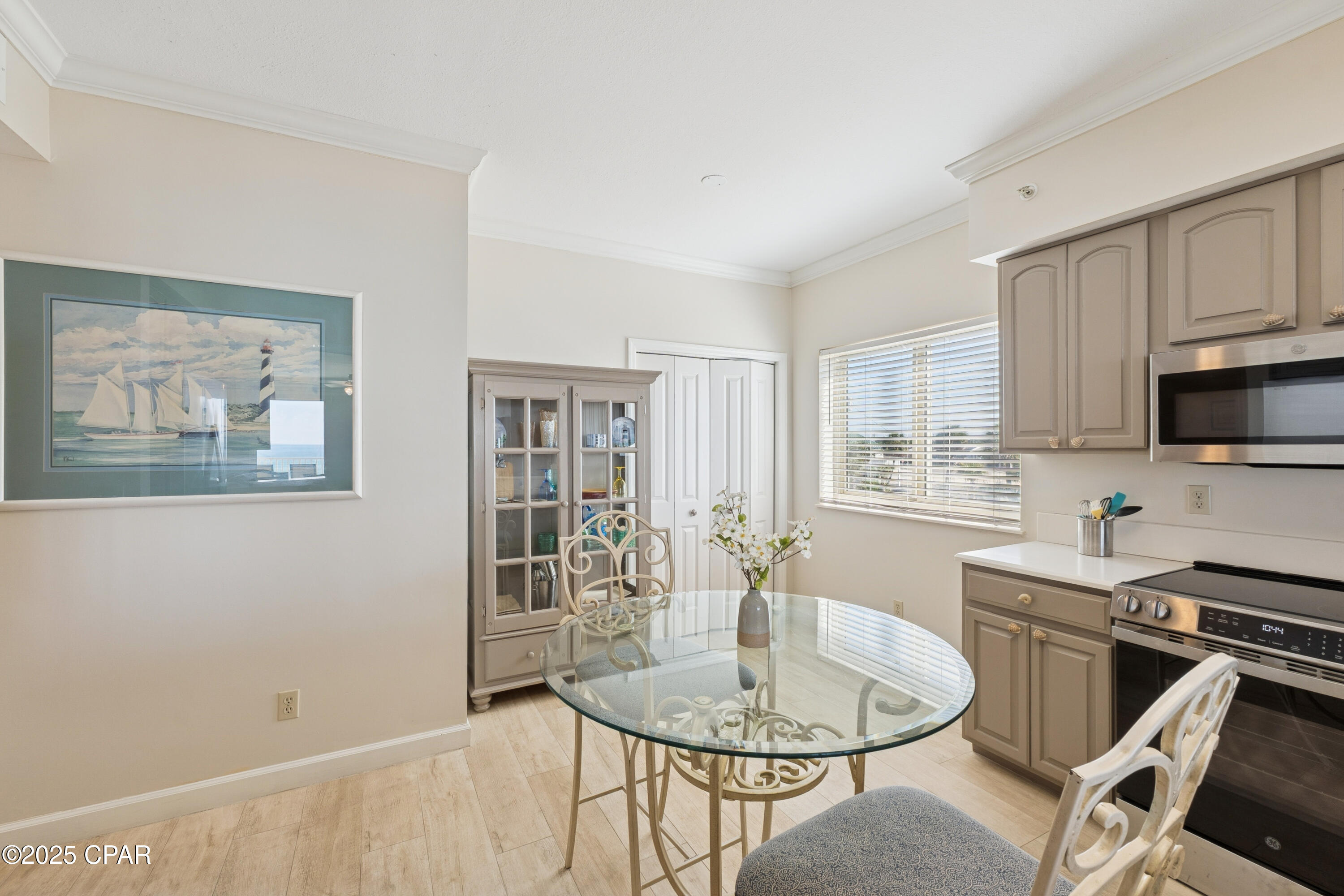 Image 31 For 8601 Surf Drive 1e