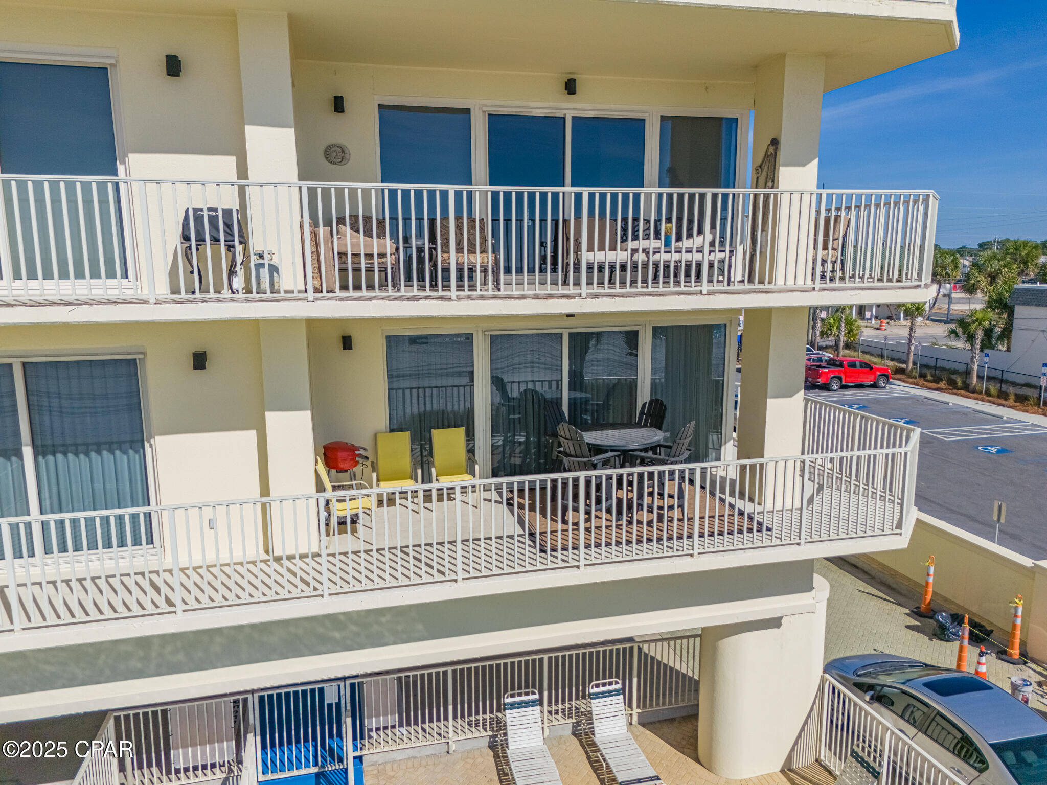 Image 5 For 8601 Surf Drive 1e