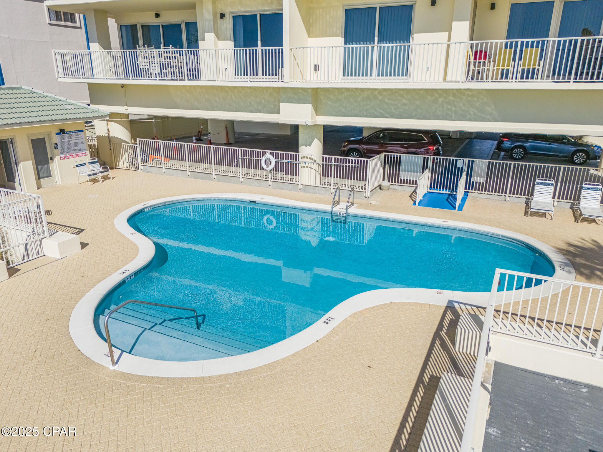 Image 7 For 8601 Surf Drive 1e