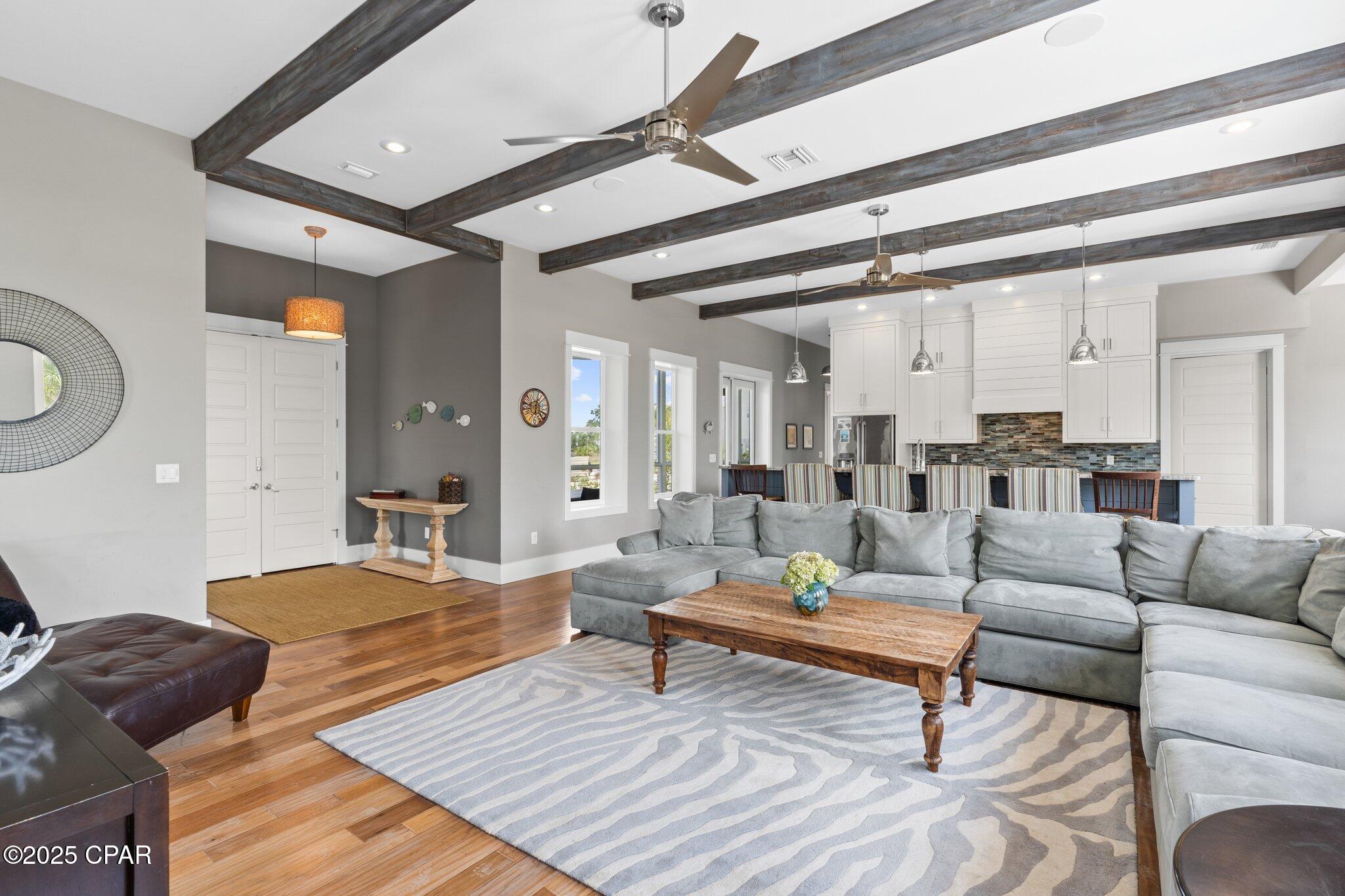 Listing photo id 13 for 104 Pinwheel Court