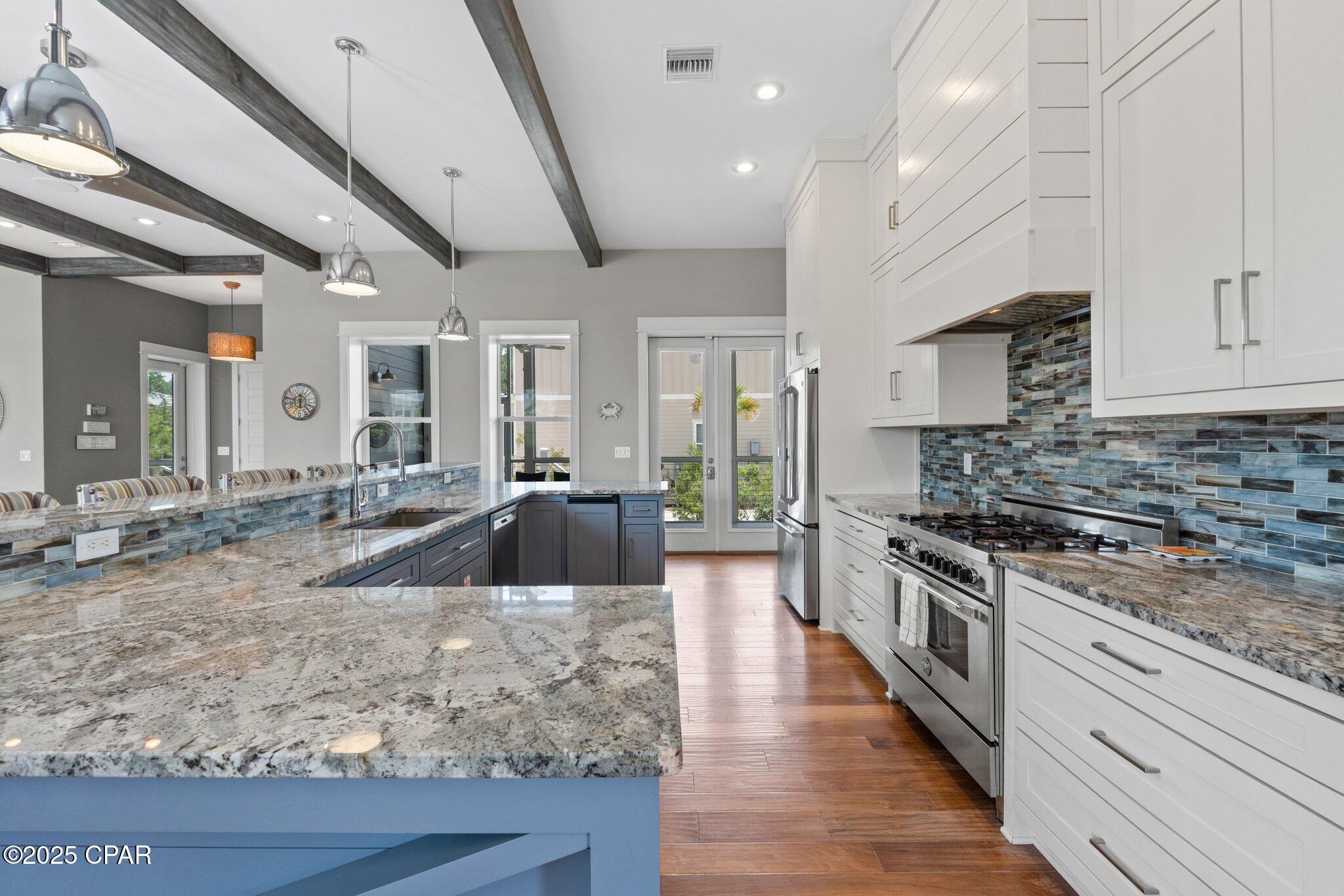 Listing photo id 22 for 104 Pinwheel Court