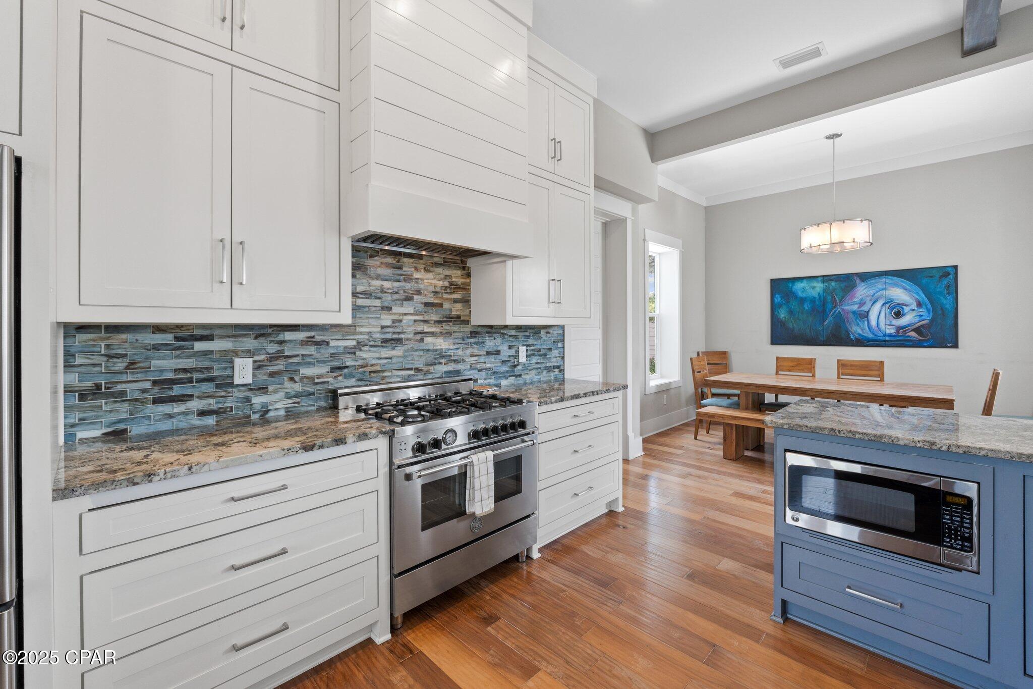 Listing photo id 25 for 104 Pinwheel Court