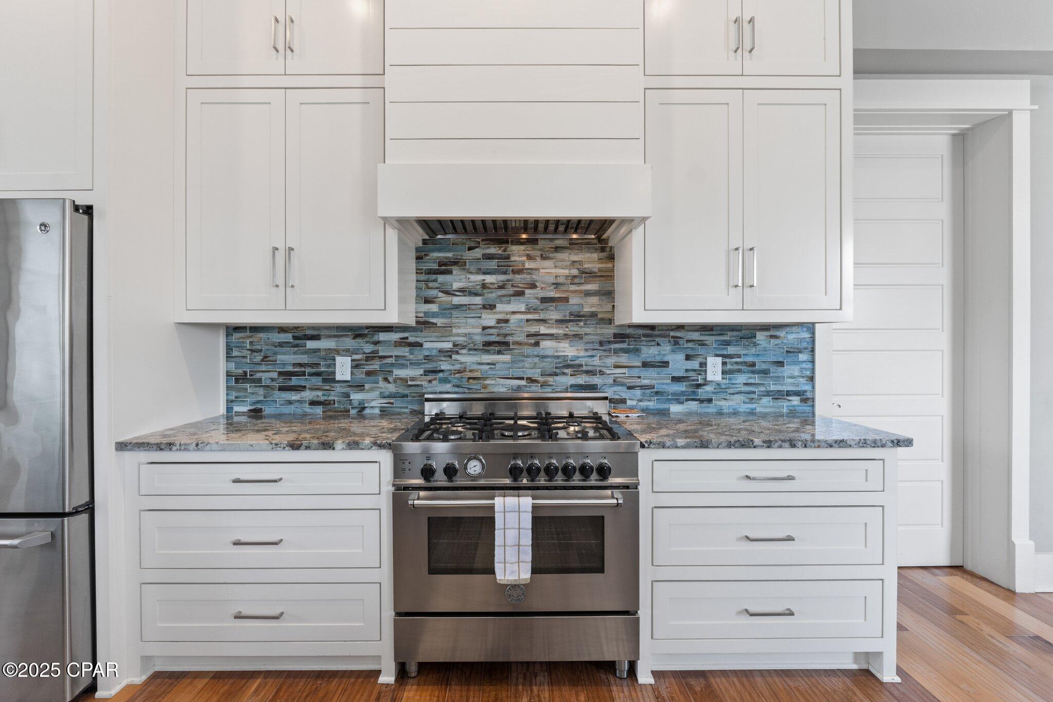 Listing photo id 28 for 104 Pinwheel Court