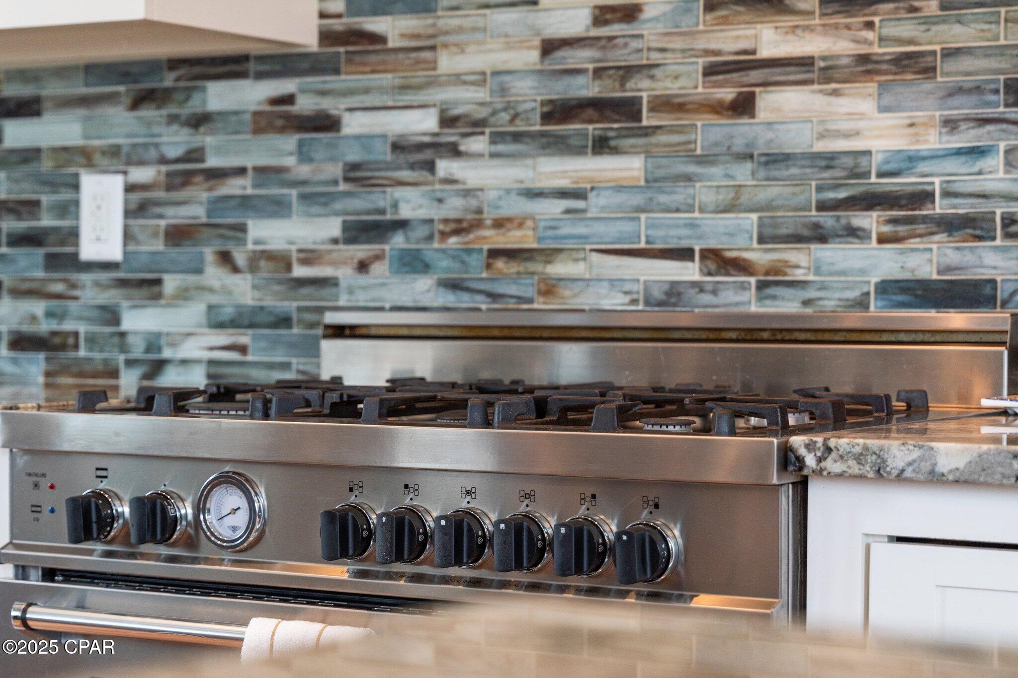 Listing photo id 95 for 104 Pinwheel Court