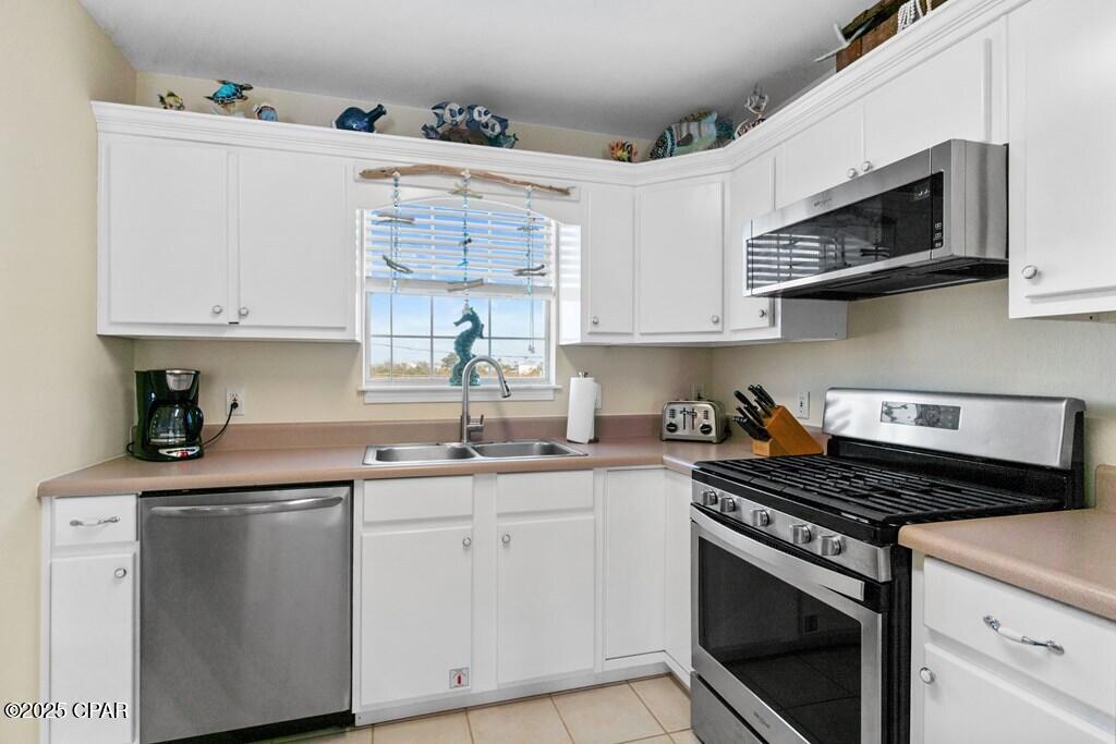 Image 17 For 830 Oleander Avenue