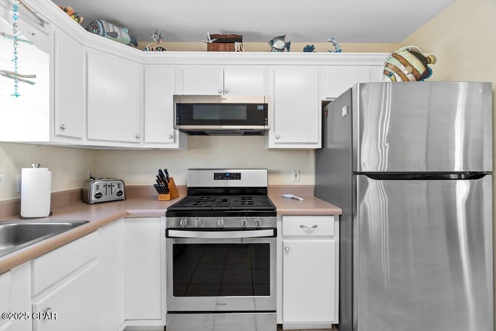 Image 19 For 830 Oleander Avenue