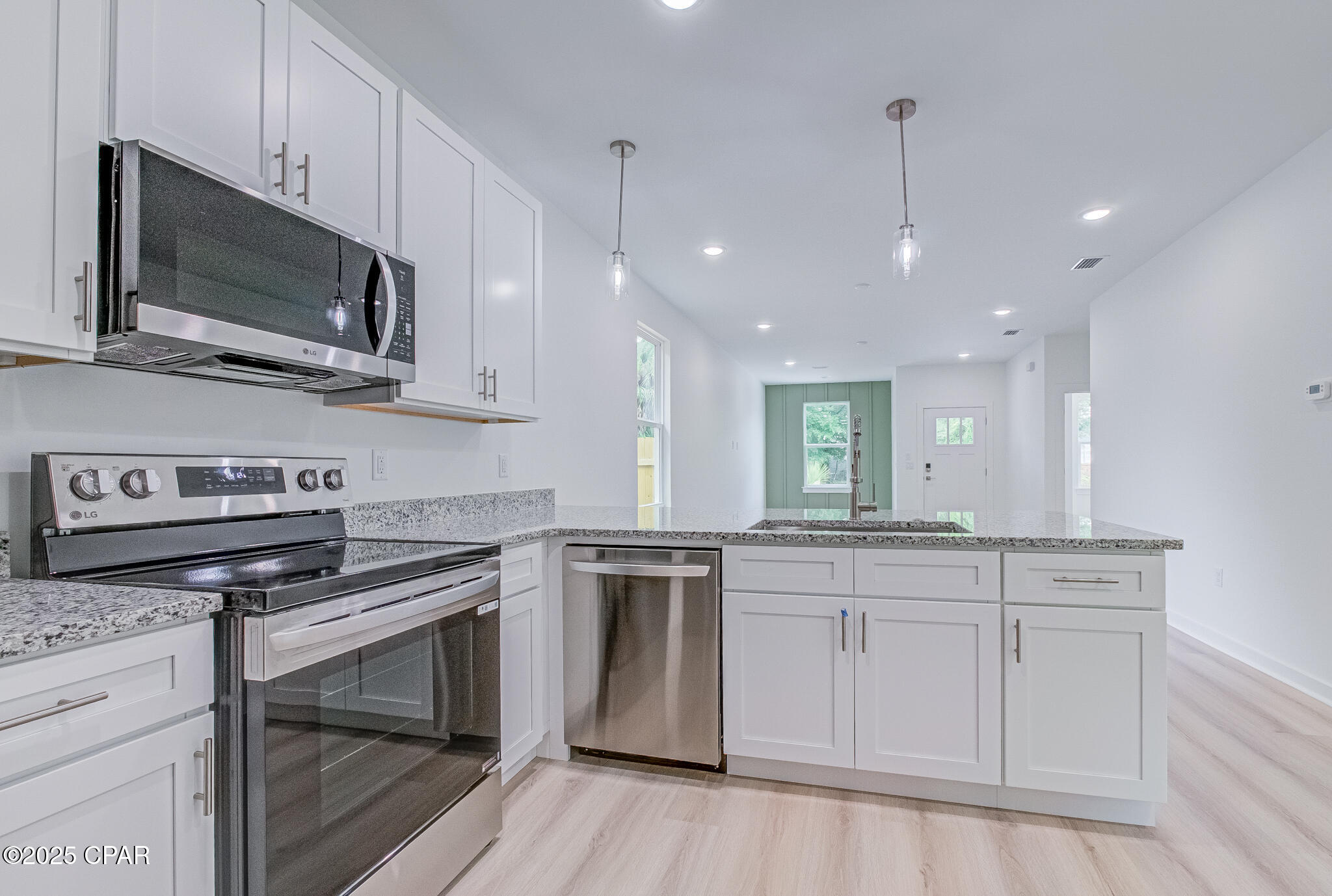 Image 12 For 825 12th Street