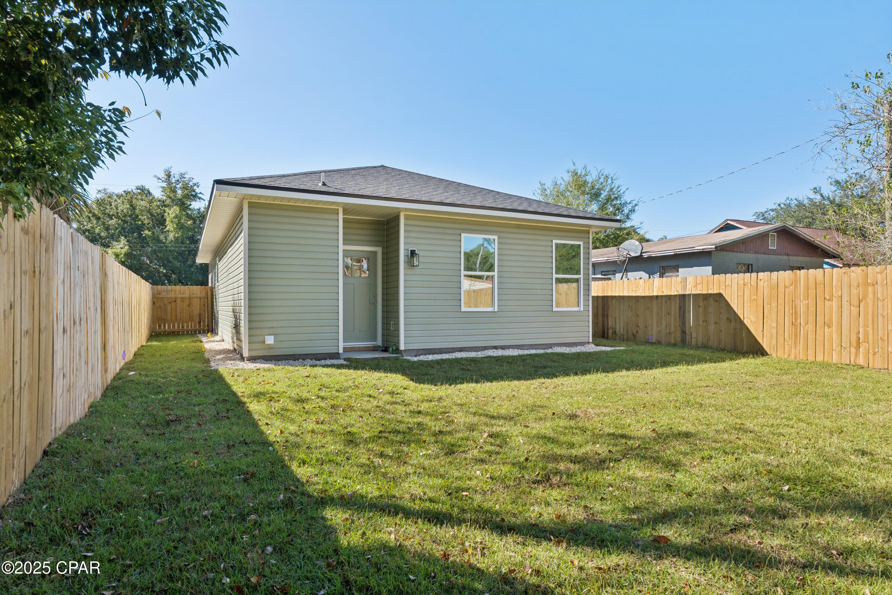 Image 27 For 825 12th Street