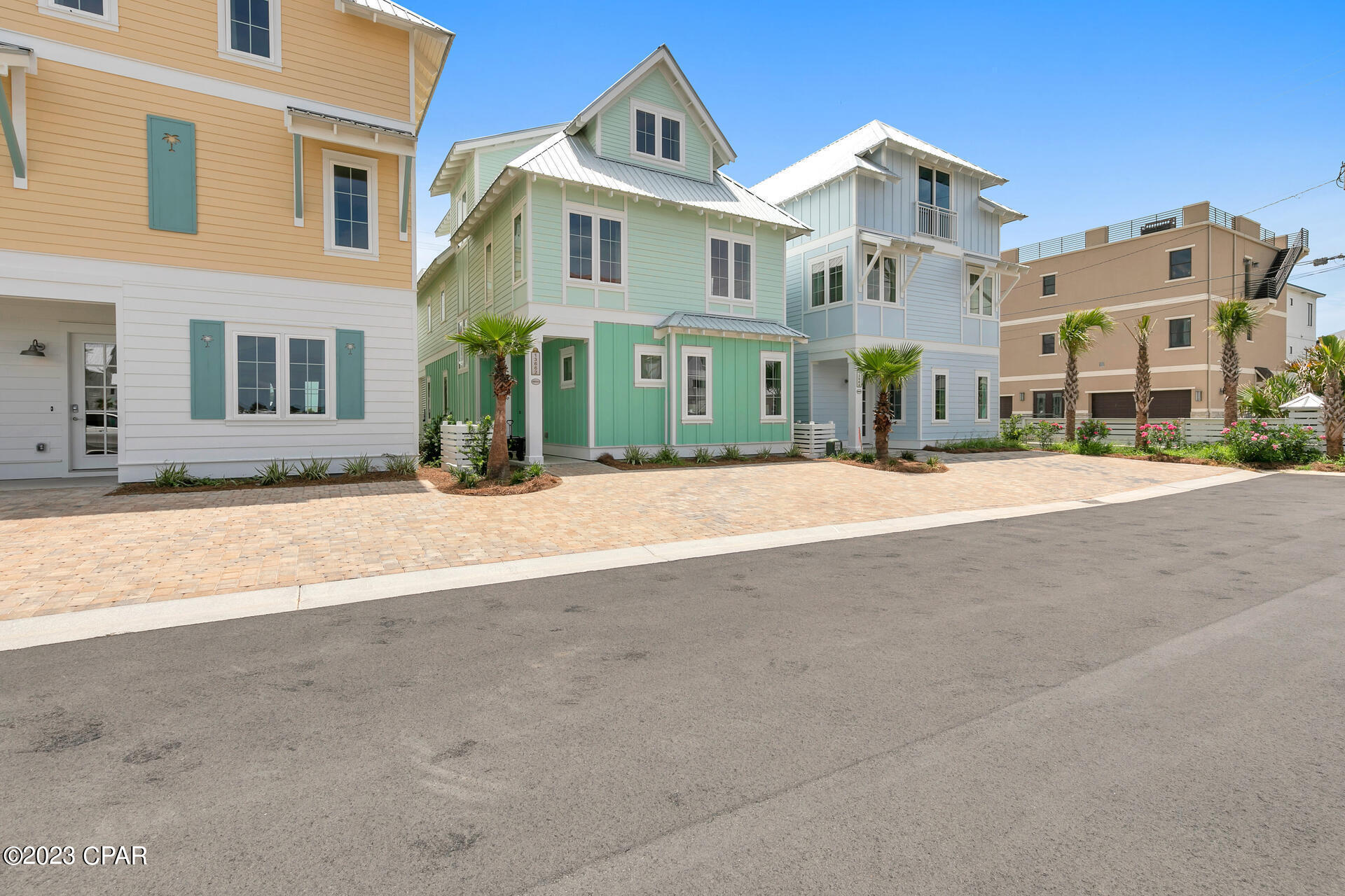 Image 2 For 13662 Front Beach Road