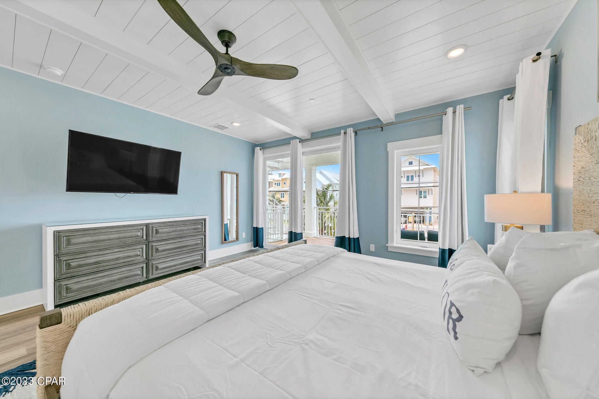 Image 20 For 13662 Front Beach Road