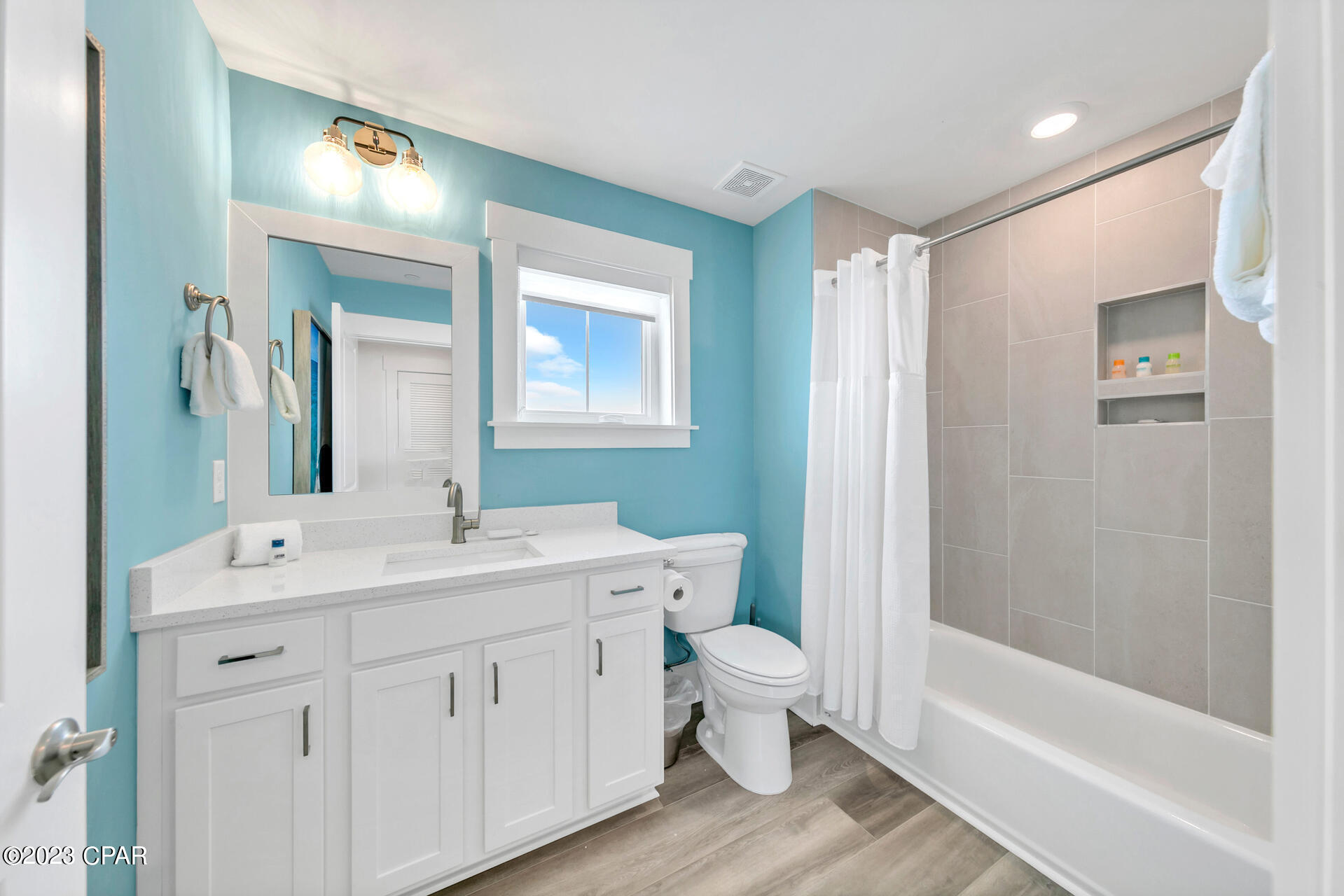 Image 29 For 13662 Front Beach Road