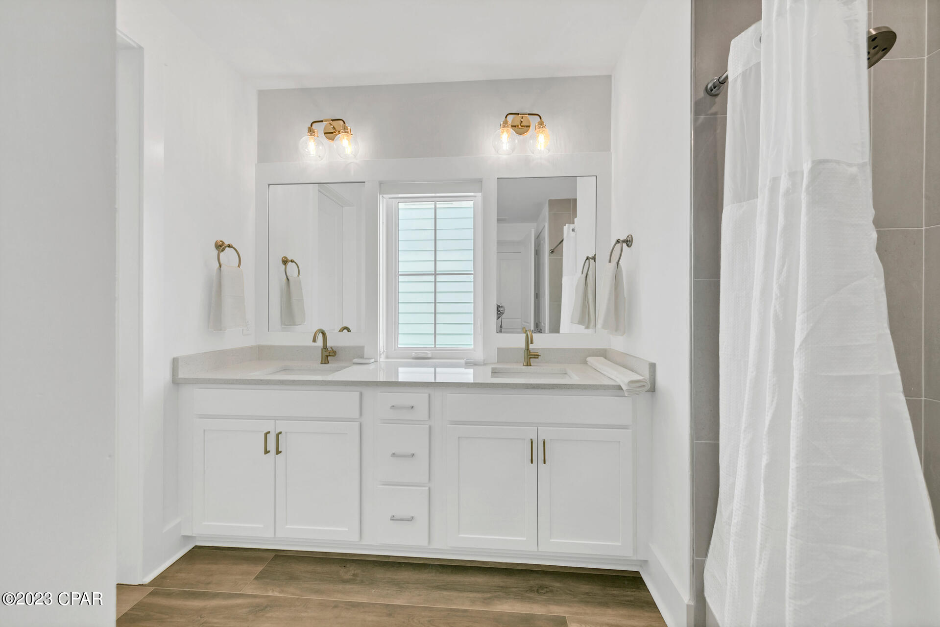 Image 31 For 13662 Front Beach Road