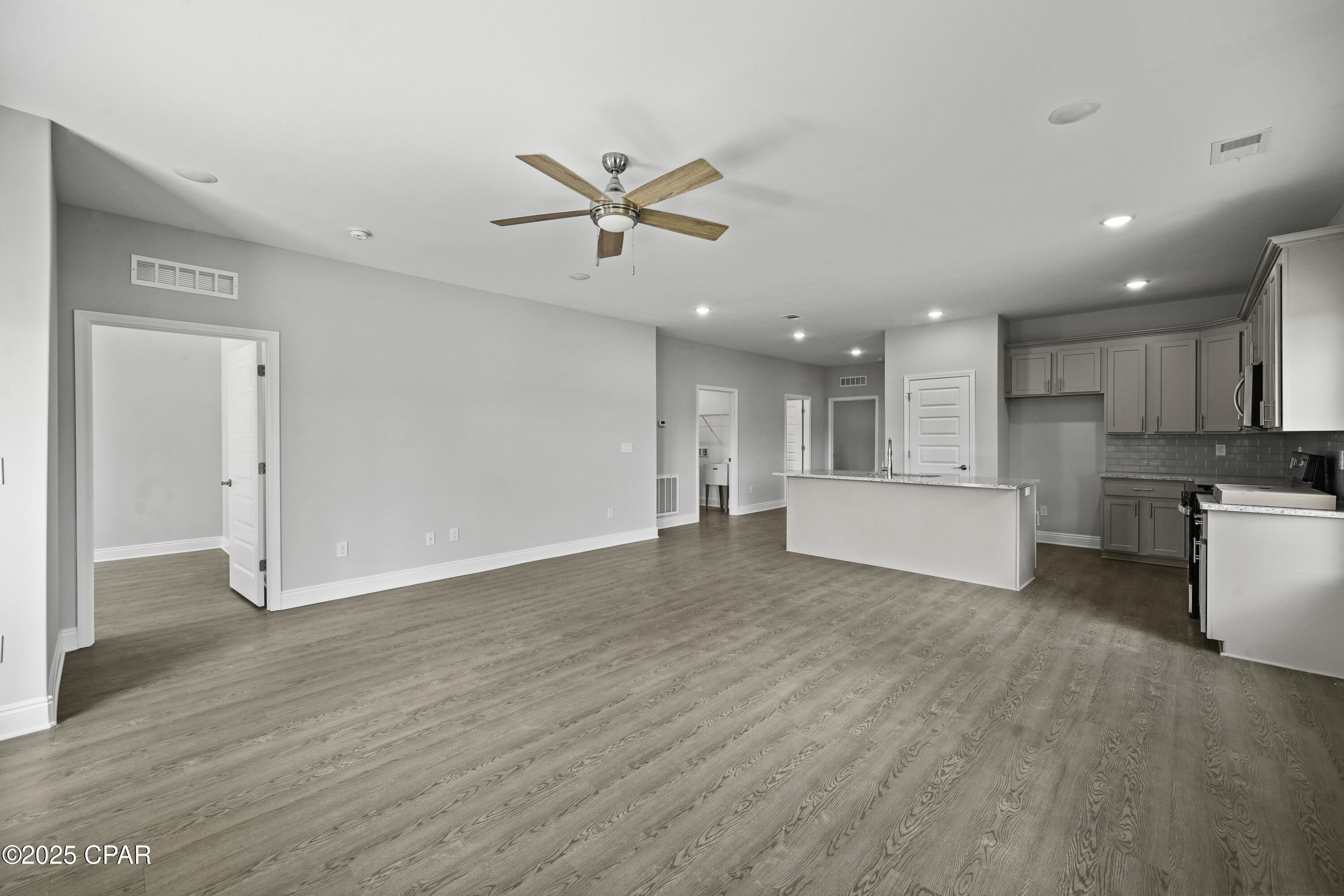 Image 7 For 237 Mosaic Drive 42