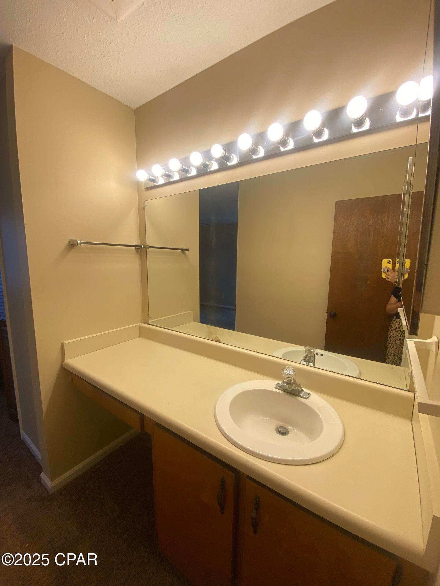 Image 7 For 349 Mercedes Avenue