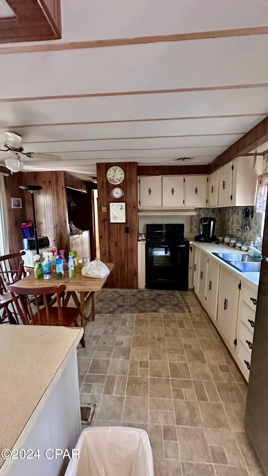 Image 2 For 331 Hibiscus Drive