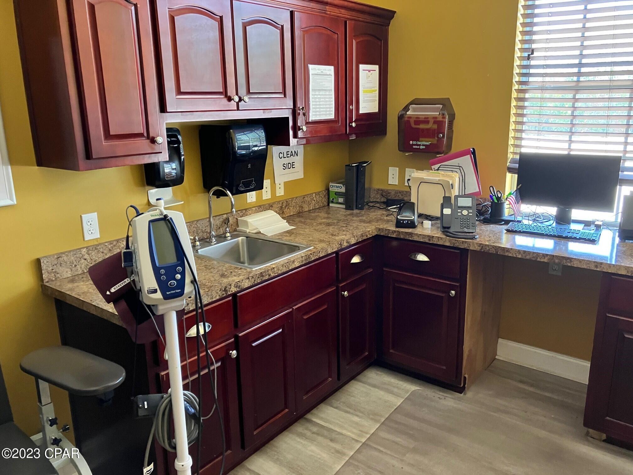 Image 4 For 2420 Jenks Avenue