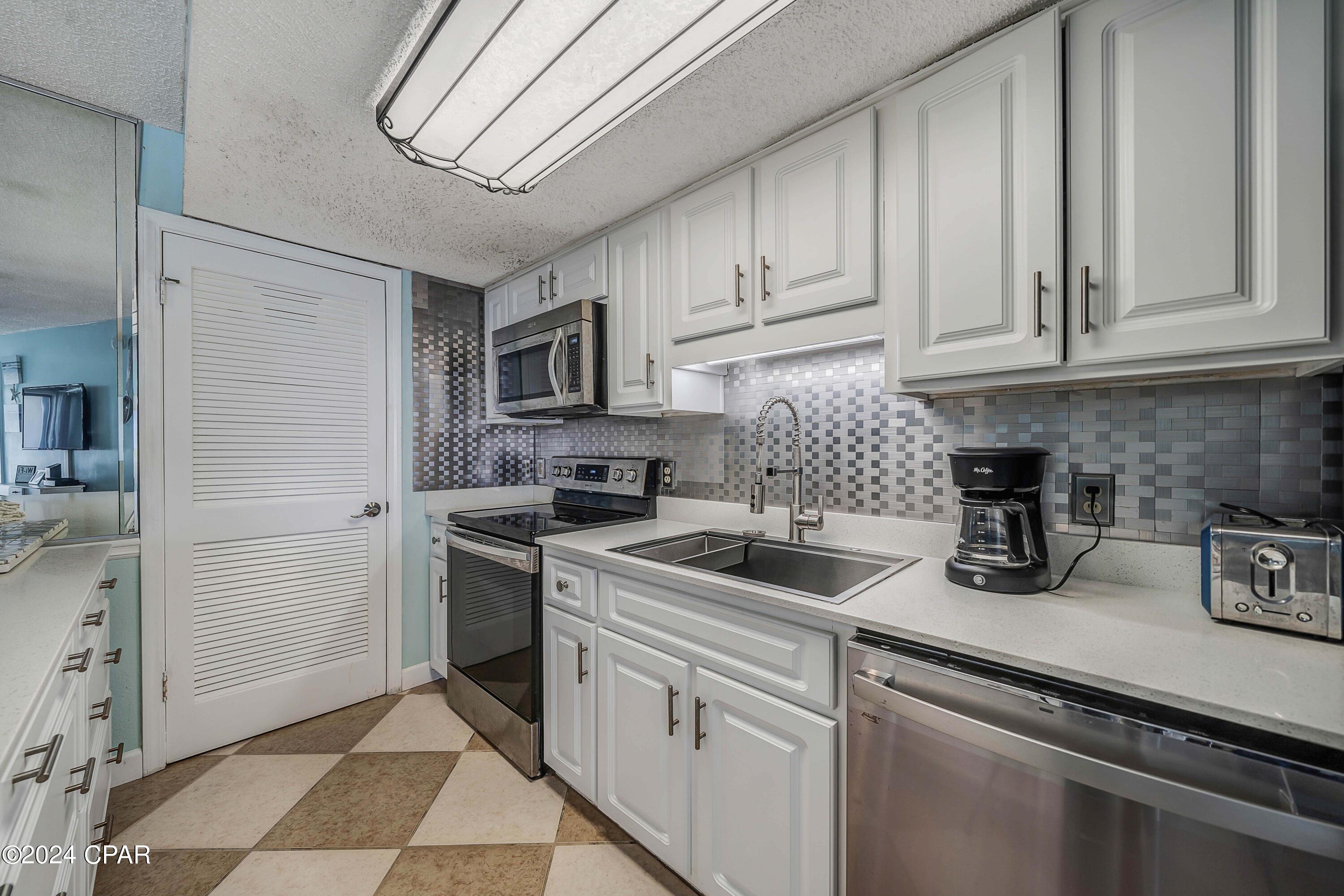 Image 12 For 8610 Surf Drive 306