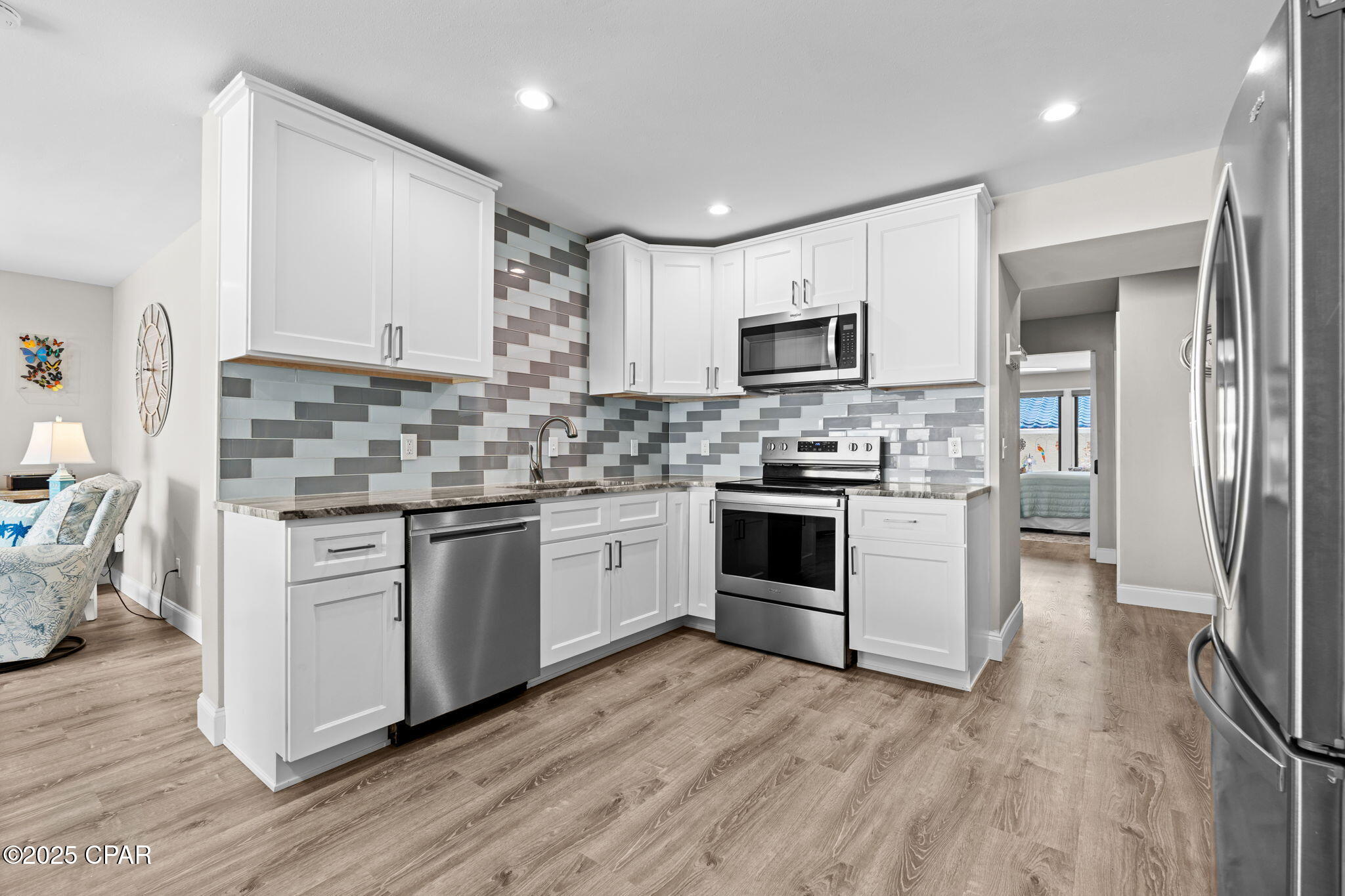 Image 14 For 425 Bayshore Drive 11