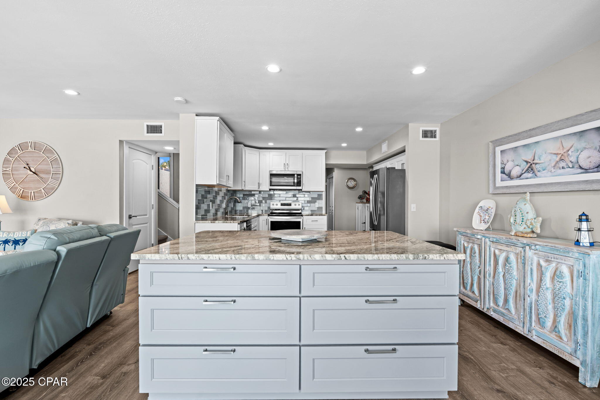 Image 16 For 425 Bayshore Drive 11