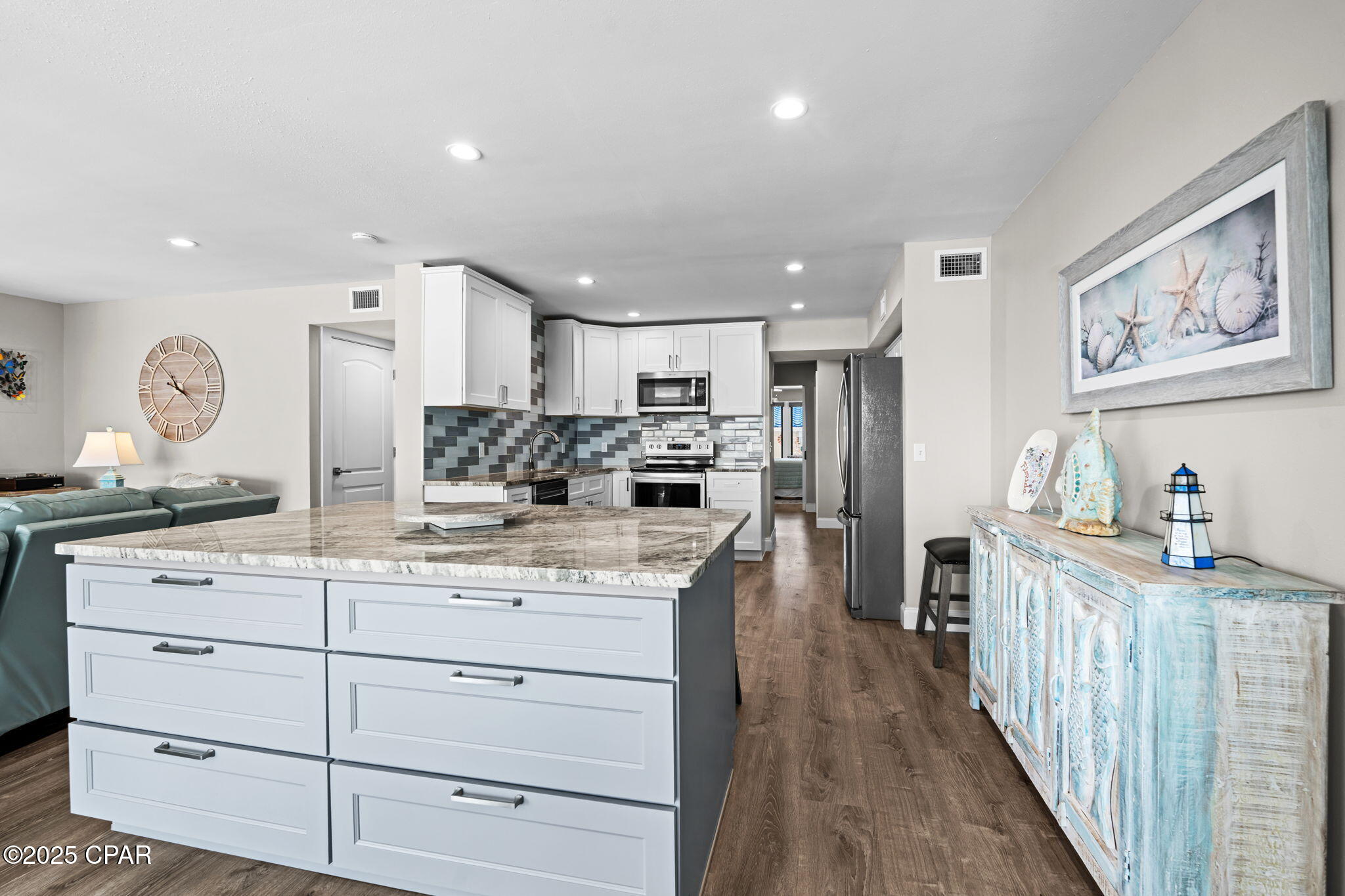 Image 17 For 425 Bayshore Drive 11