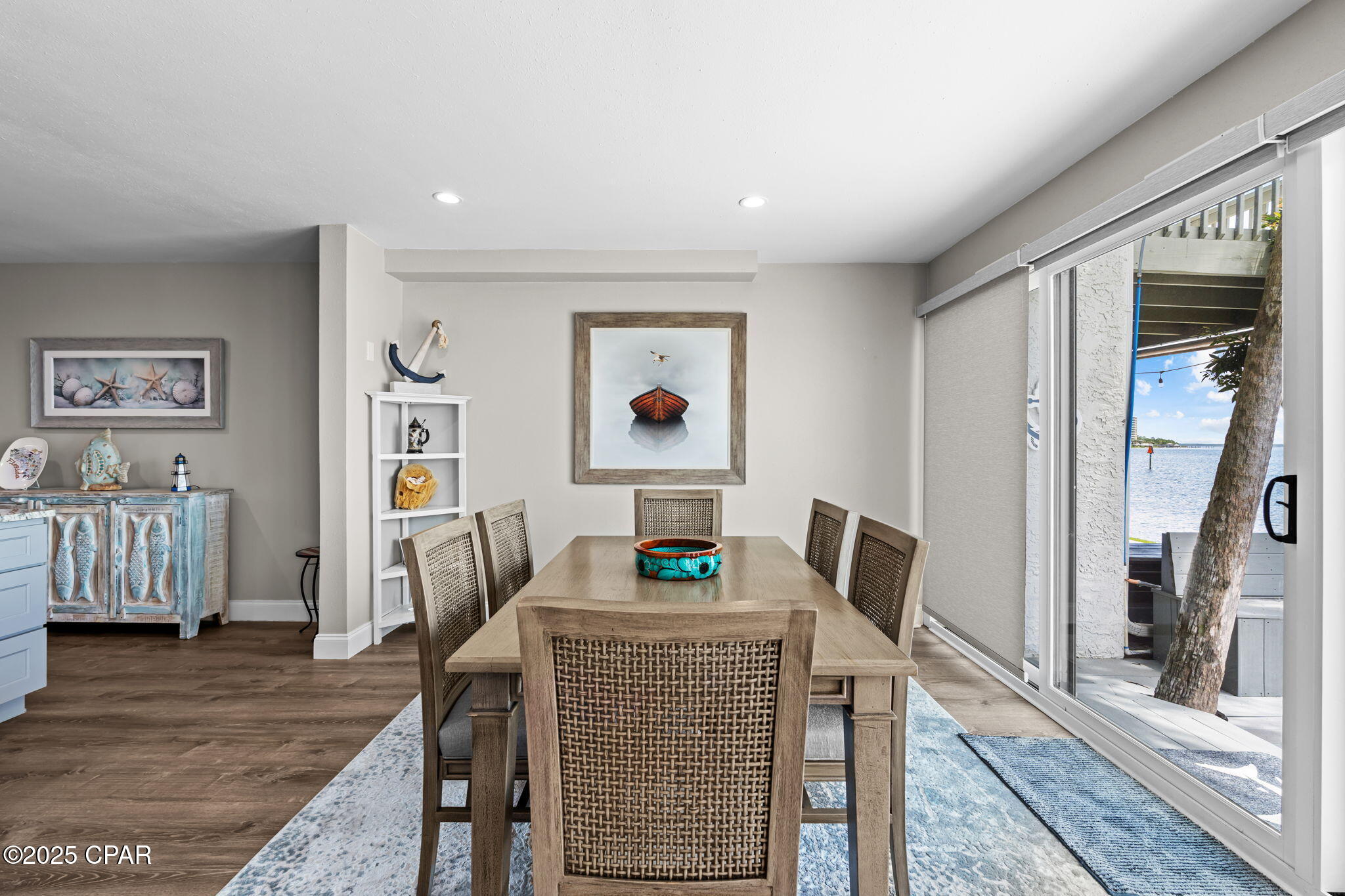 Listing photo id 19 for 425 Bayshore Drive 11