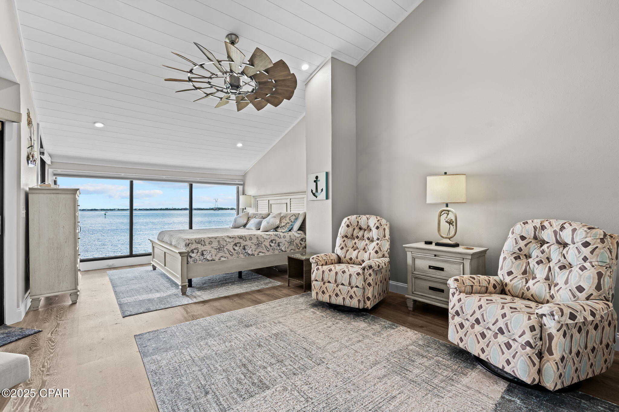 Listing photo id 28 for 425 Bayshore Drive 11