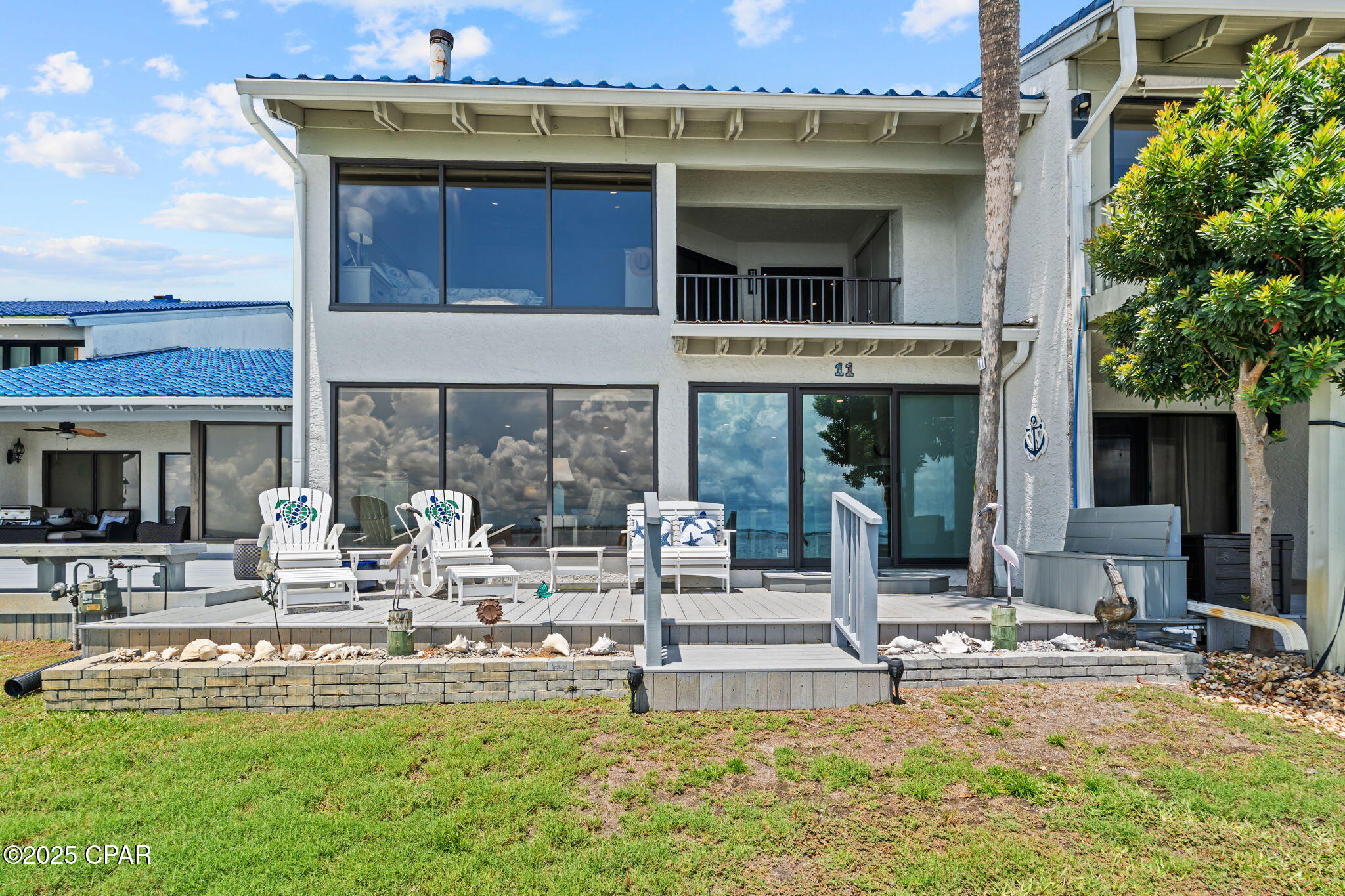 Listing photo id 38 for 425 Bayshore Drive 11