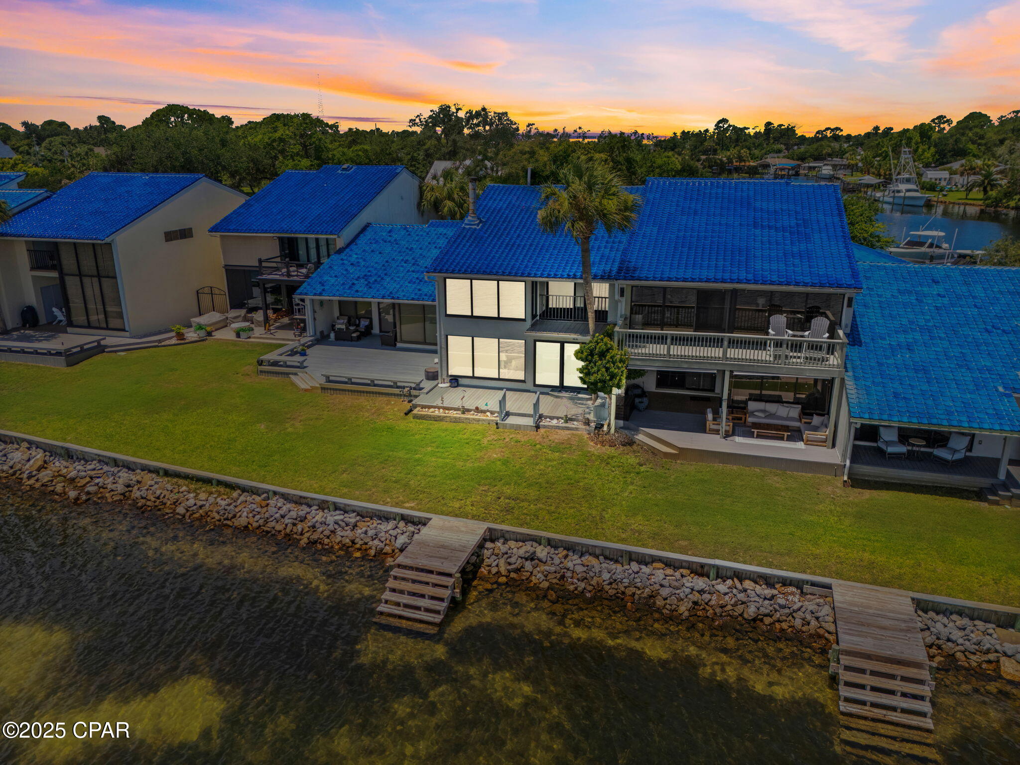 Listing photo id 50 for 425 Bayshore Drive 11