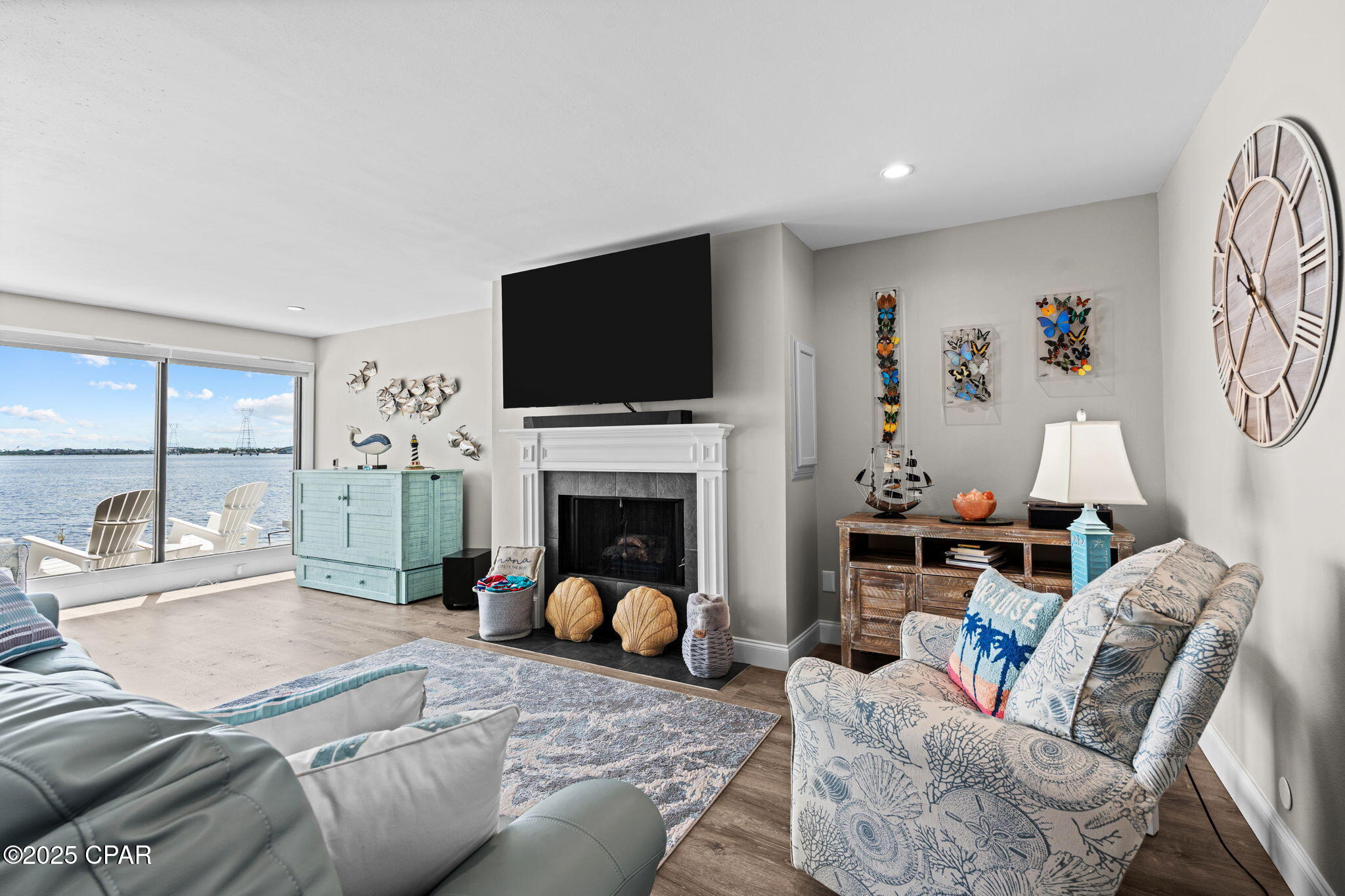 Listing photo id 8 for 425 Bayshore Drive 11