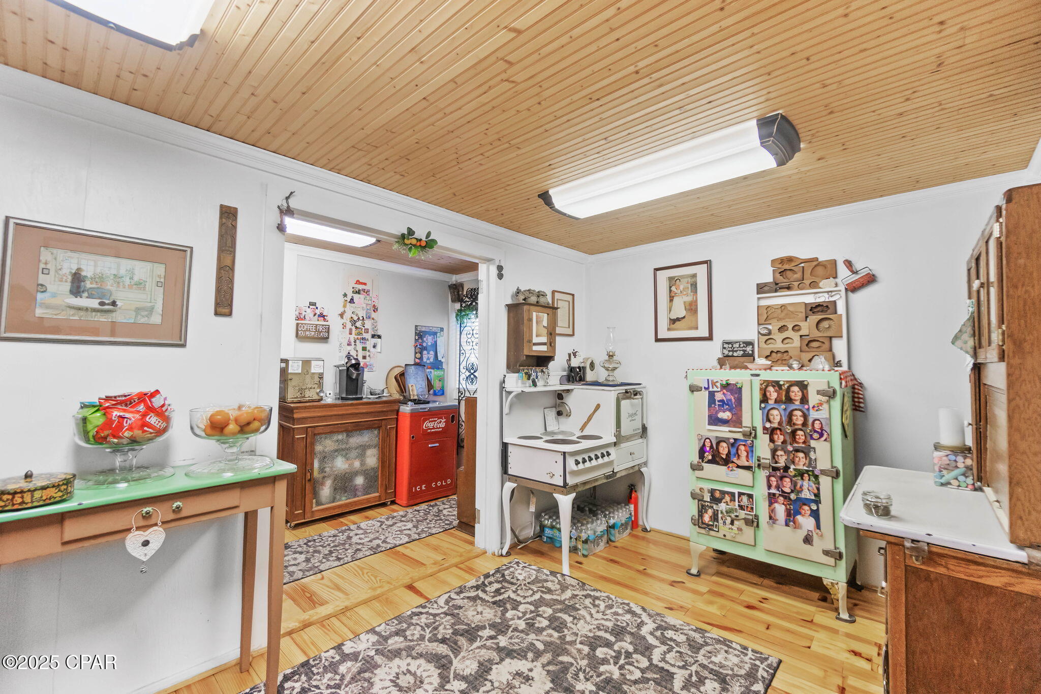 Image 4 For 1748 Georgia Street