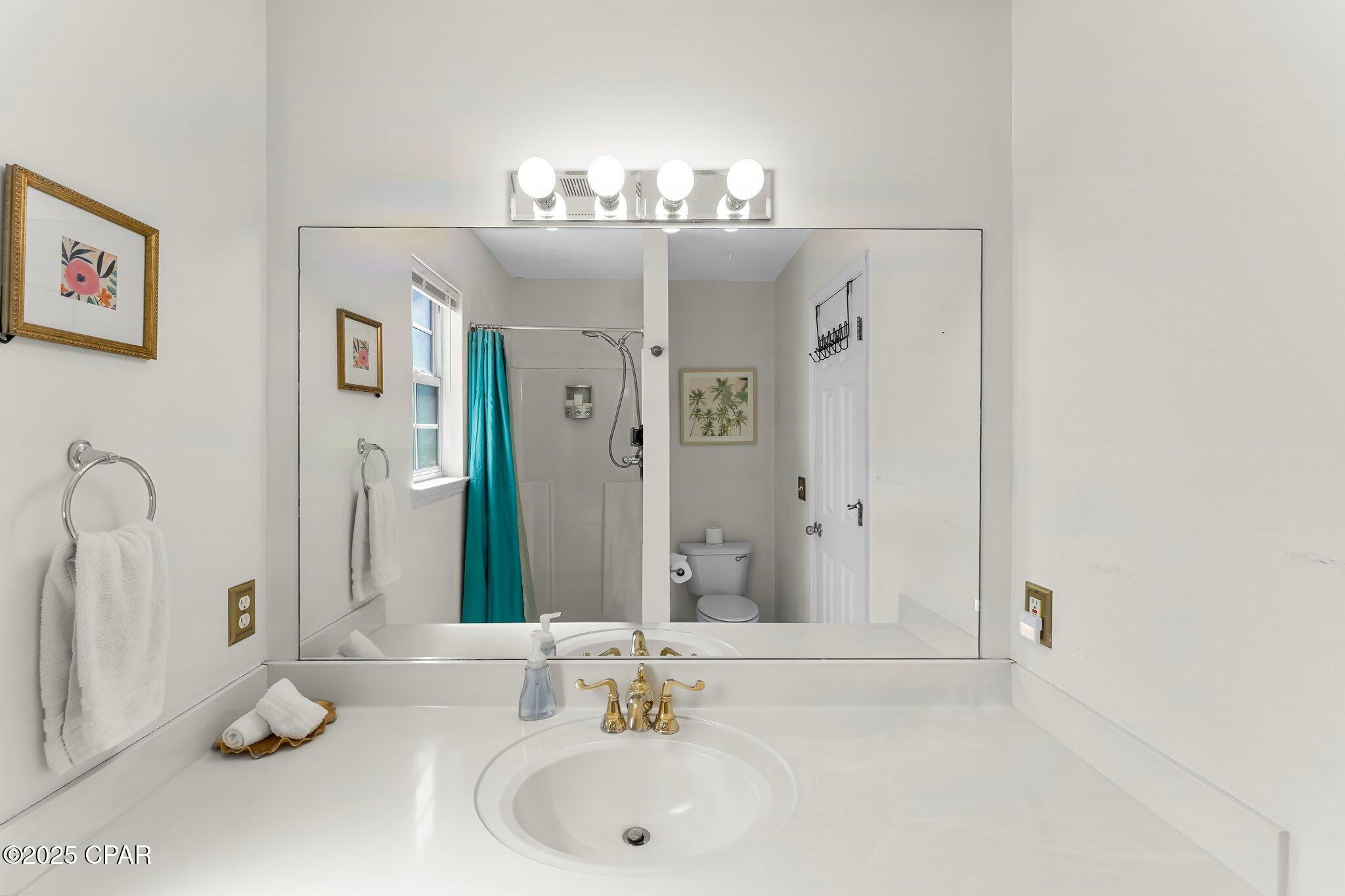 Image 23 For 3924 Vicar Street