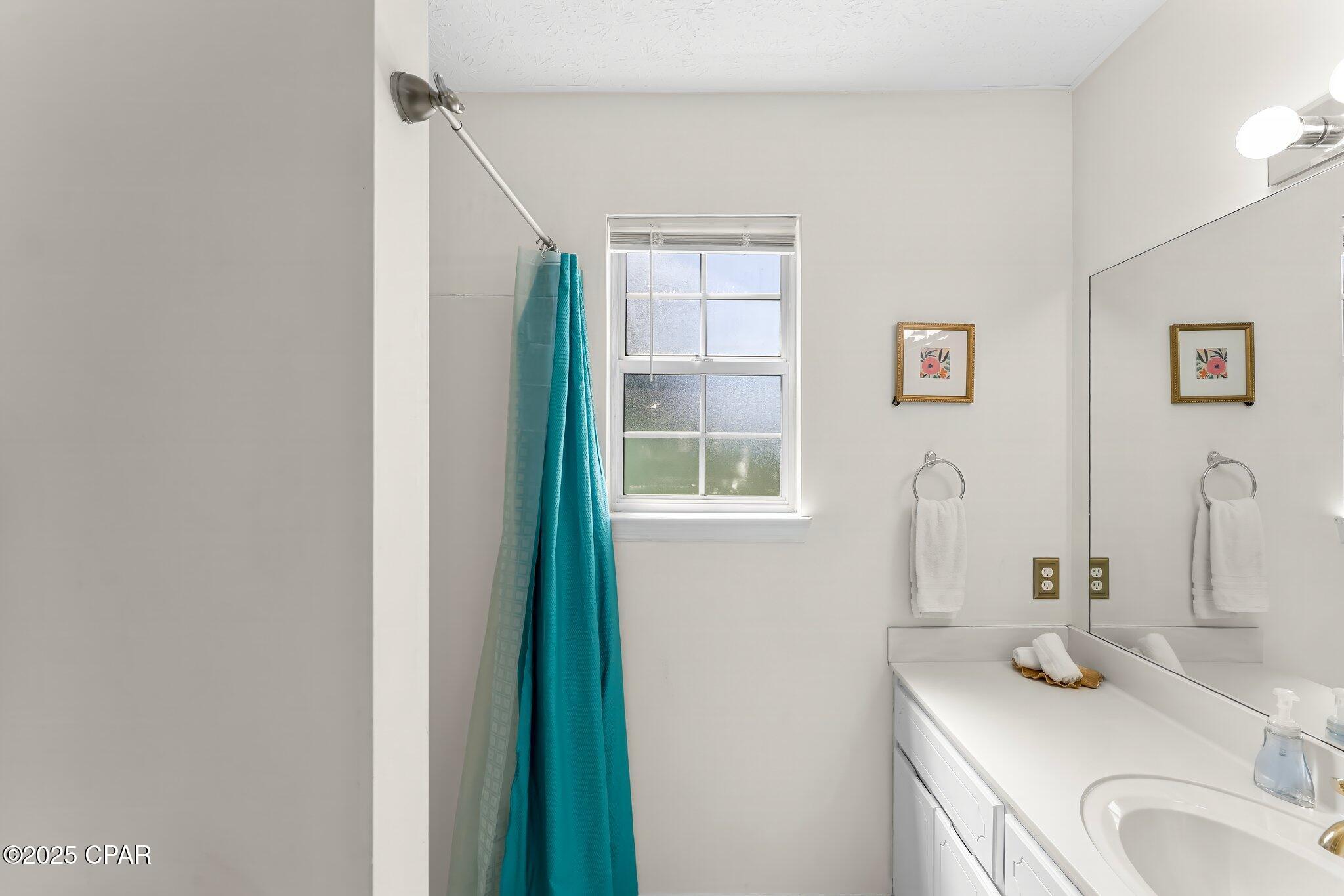 Image 24 For 3924 Vicar Street