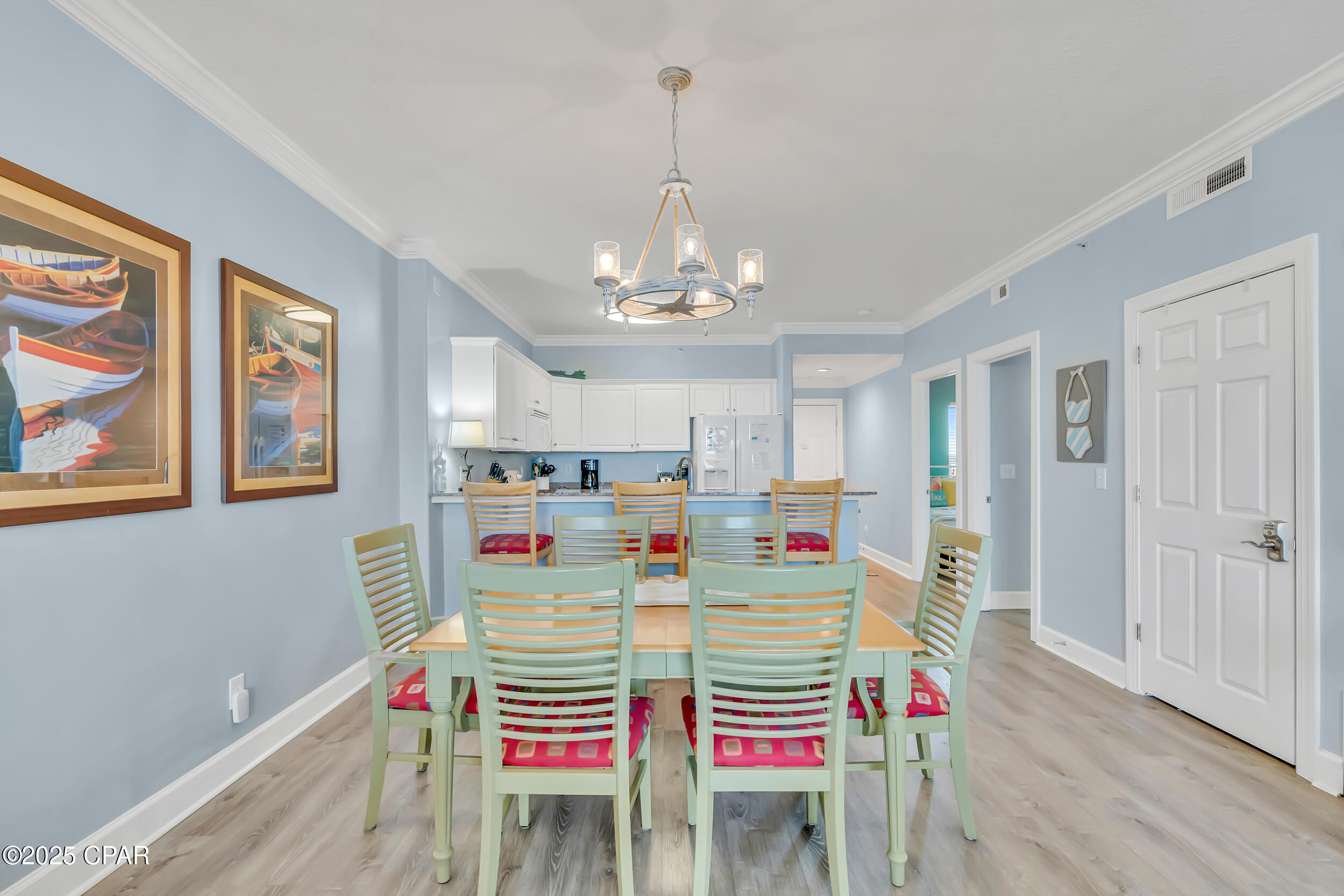 Listing photo id 15 for 17545 Front Beach Road 2004