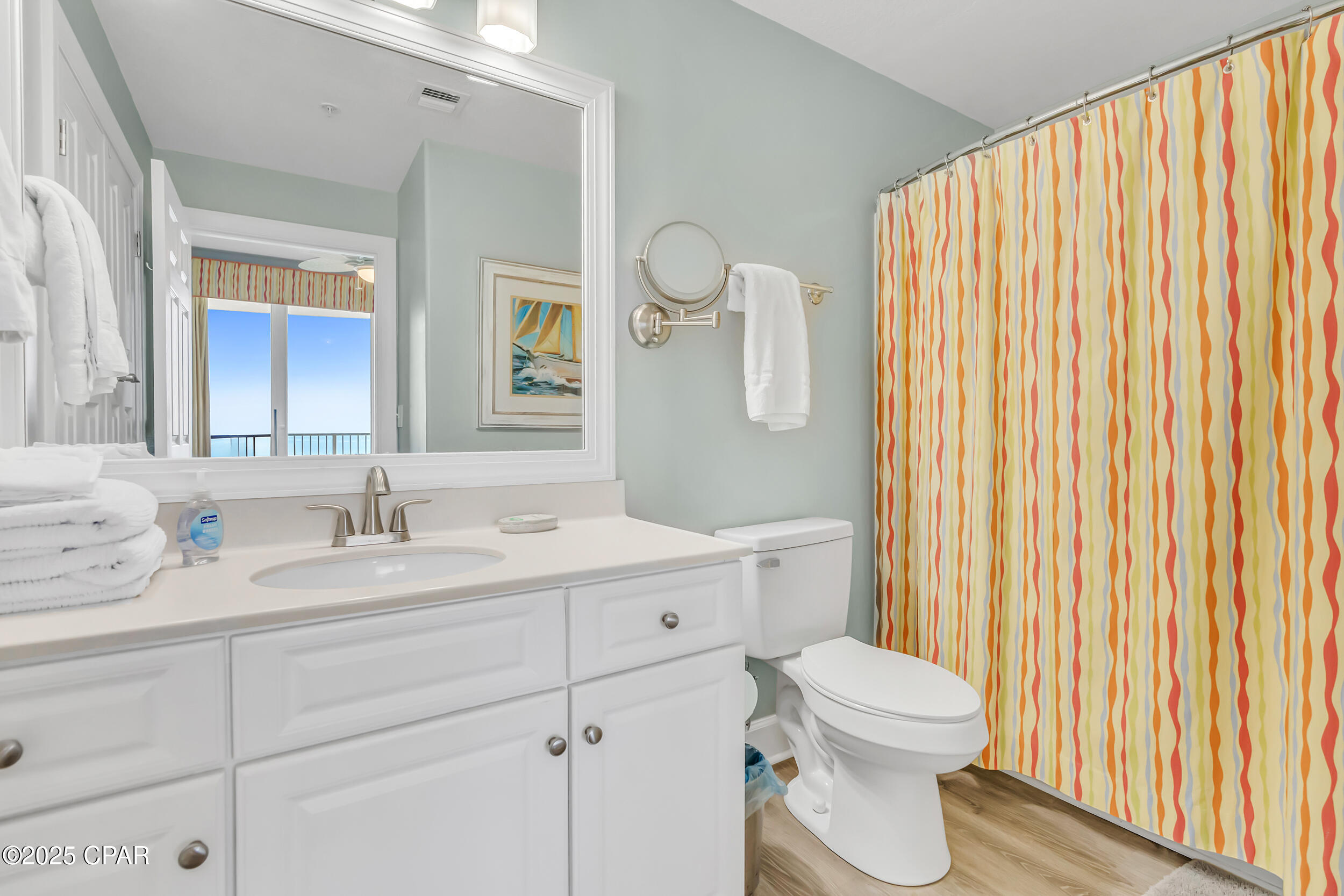 Listing photo id 23 for 17545 Front Beach Road 2004