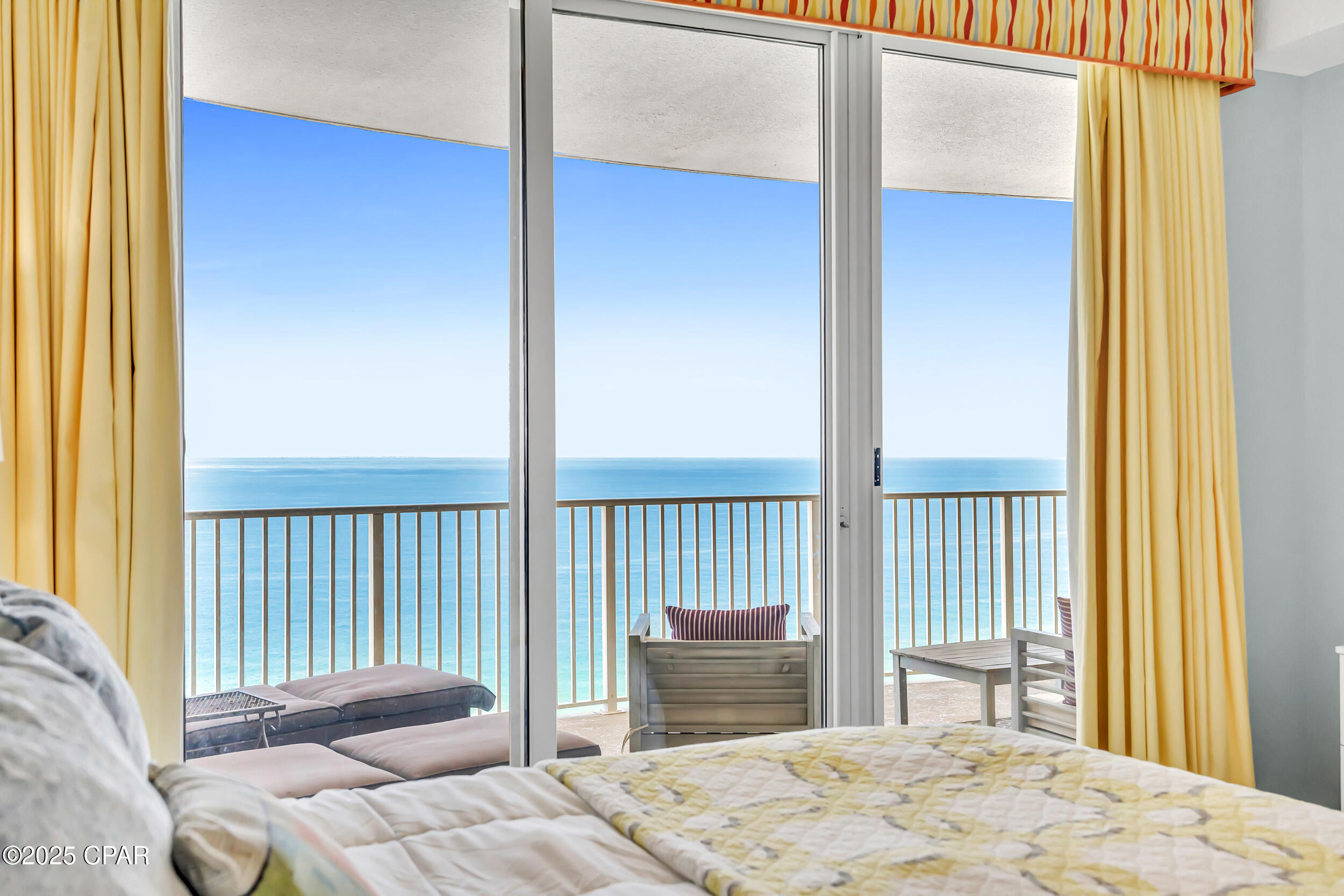 Listing photo id 24 for 17545 Front Beach Road 2004