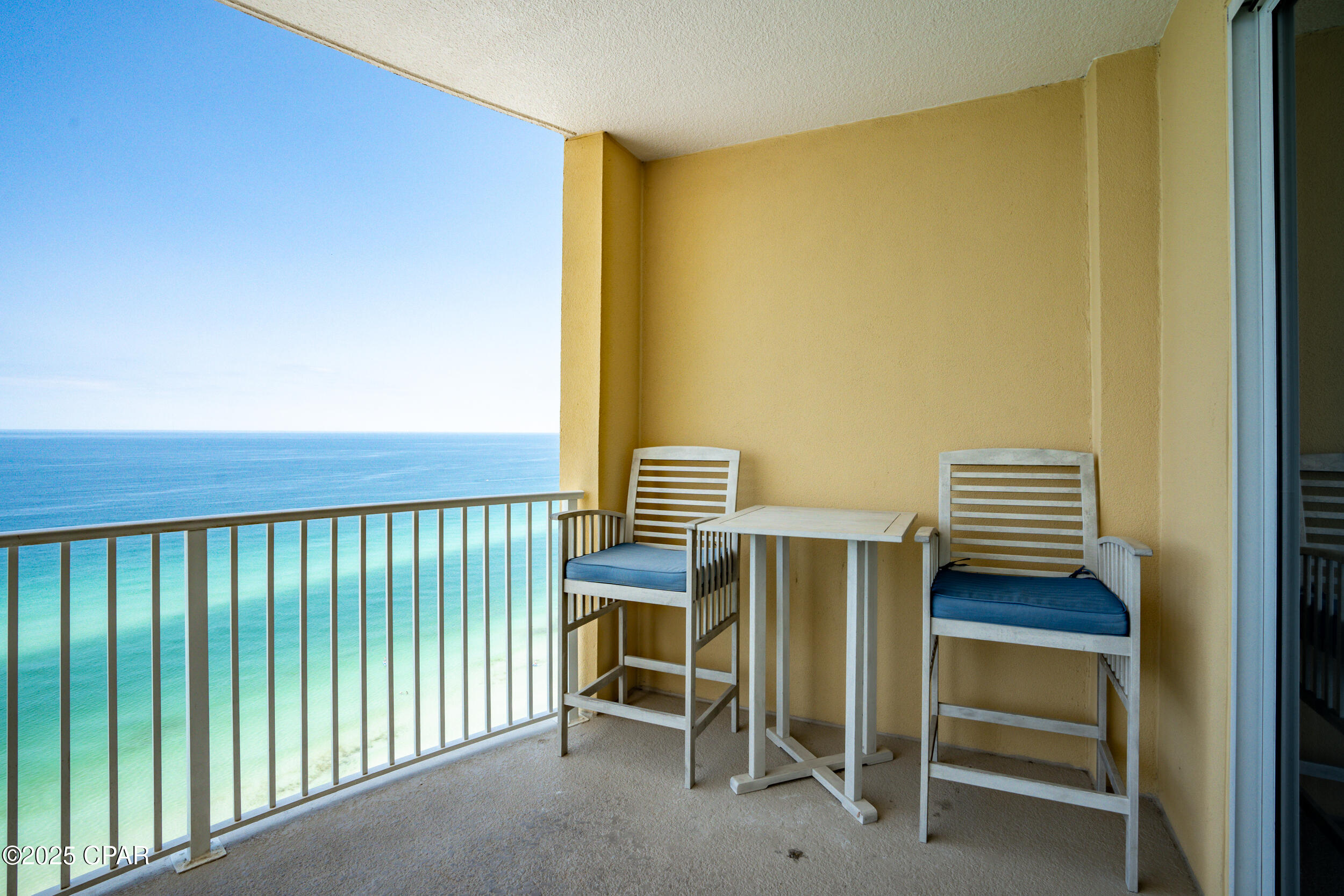 Listing photo id 26 for 17545 Front Beach Road 2004