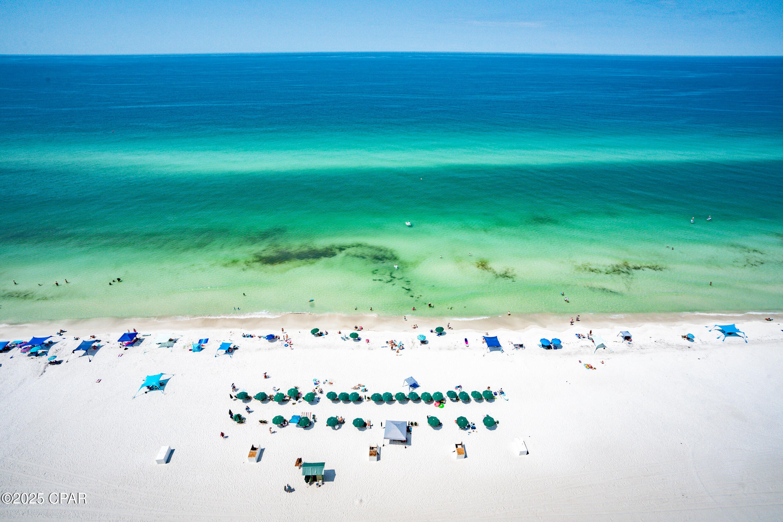 Listing photo id 33 for 17545 Front Beach Road 2004