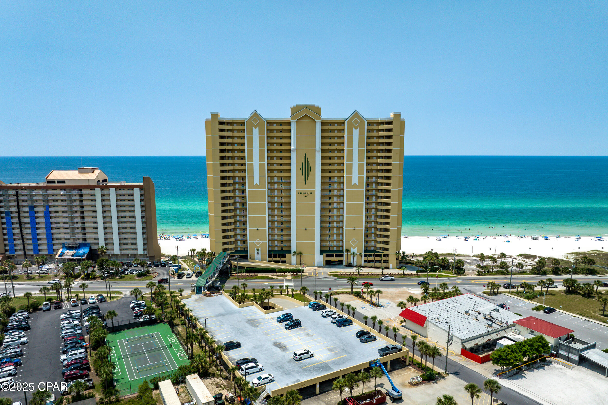 Listing photo id 4 for 17545 Front Beach Road 2004