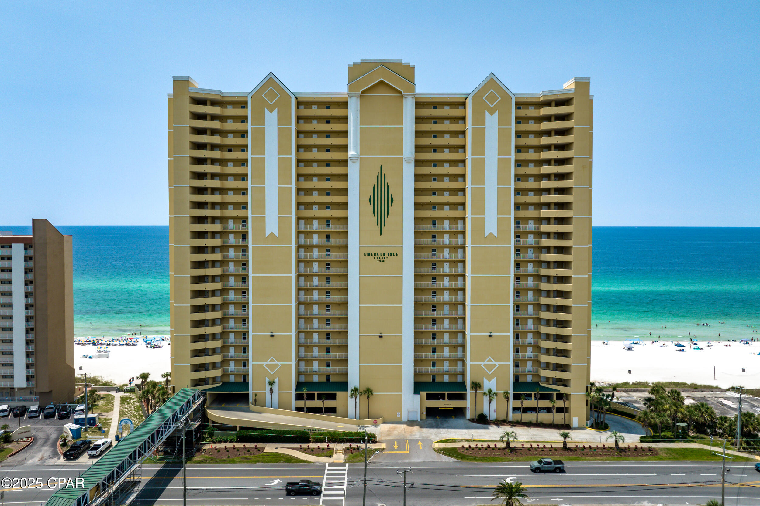 Listing photo id 48 for 17545 Front Beach Road 2004