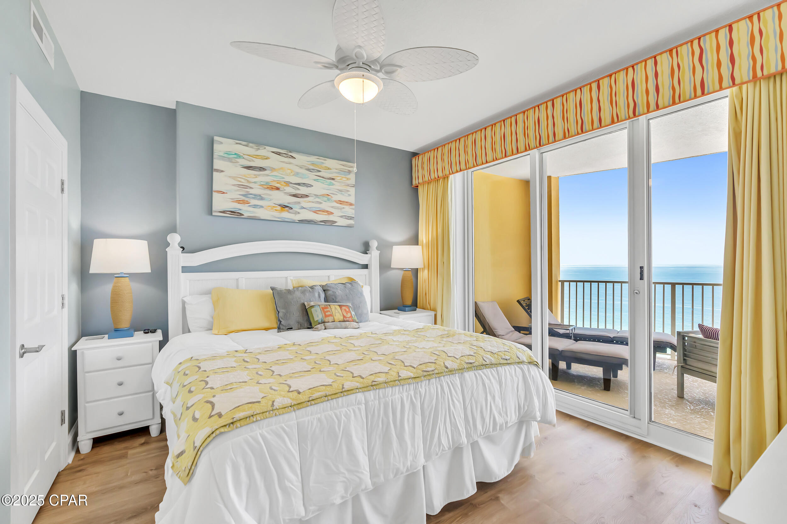 Listing photo id 5 for 17545 Front Beach Road 2004