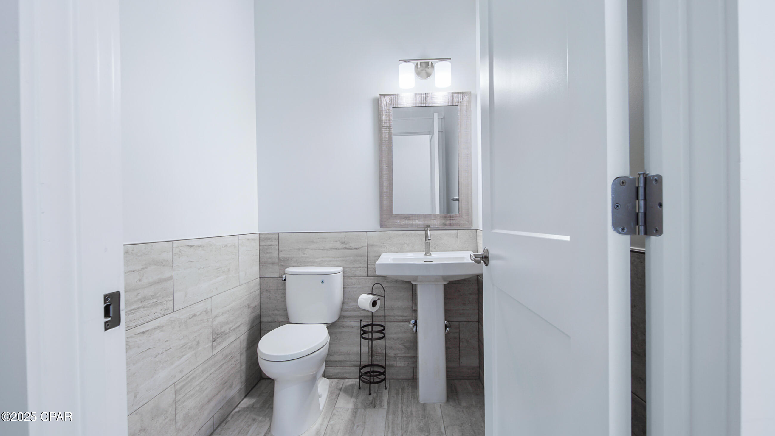 Image 33 For 1113 New Hampshire Avenue