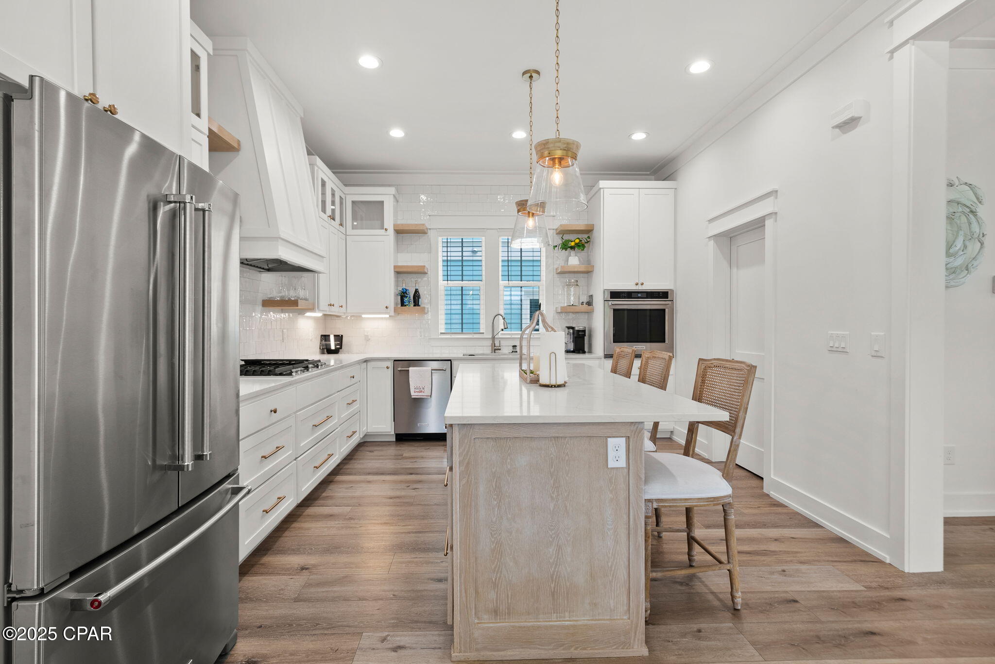 Image 2 For 219 Lakeshore Drive