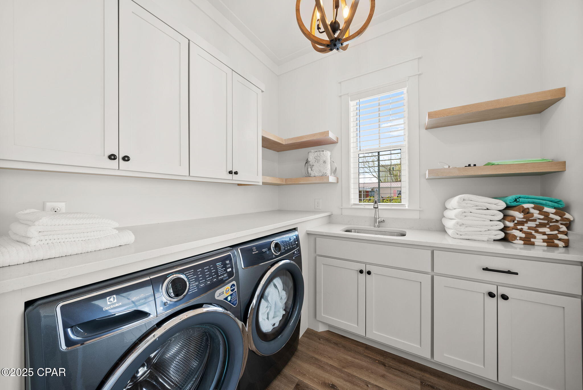 Image 23 For 219 Lakeshore Drive