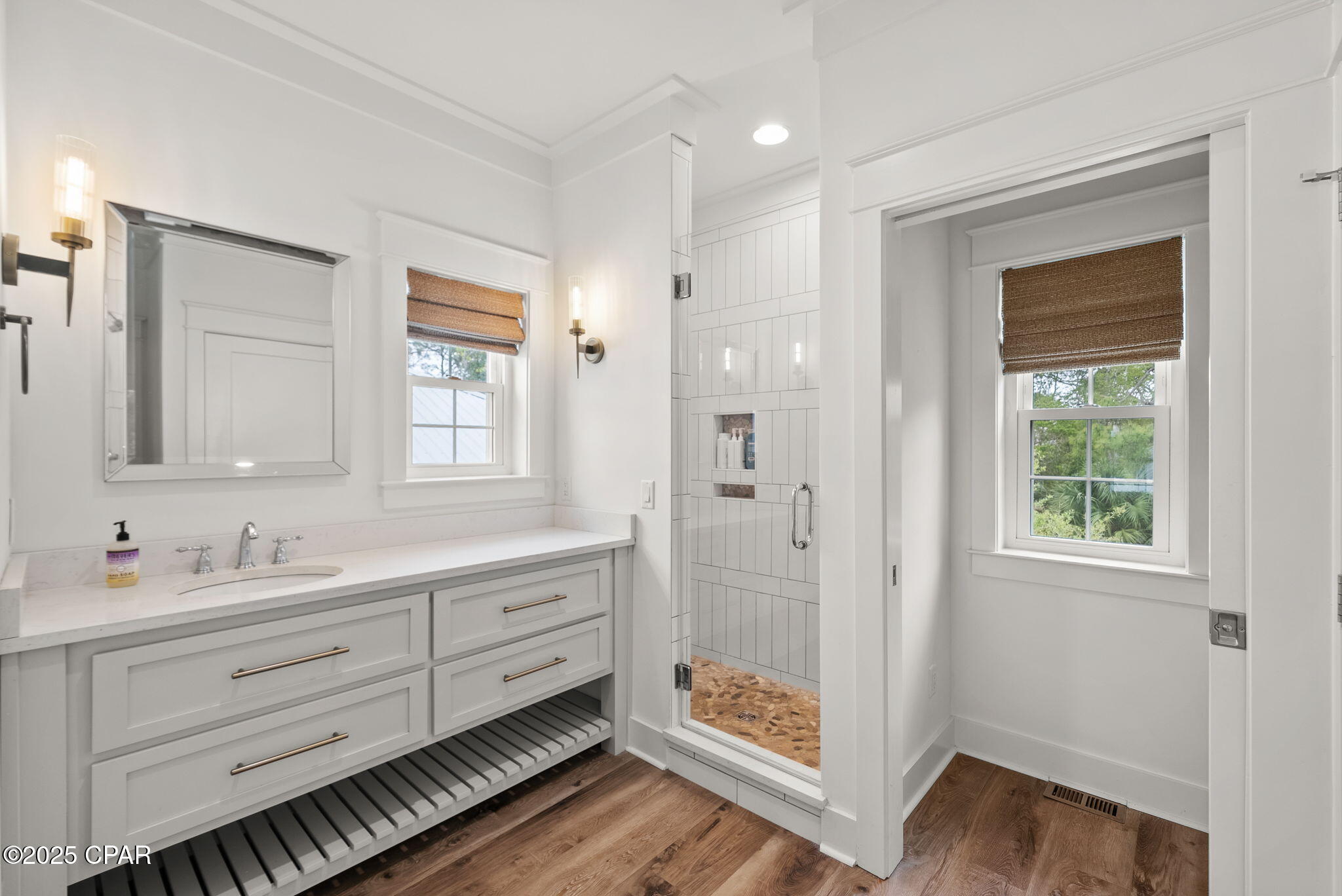 Image 35 For 219 Lakeshore Drive