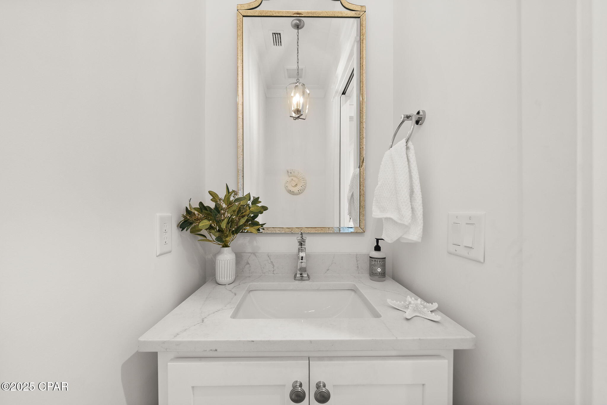 Image 40 For 219 Lakeshore Drive