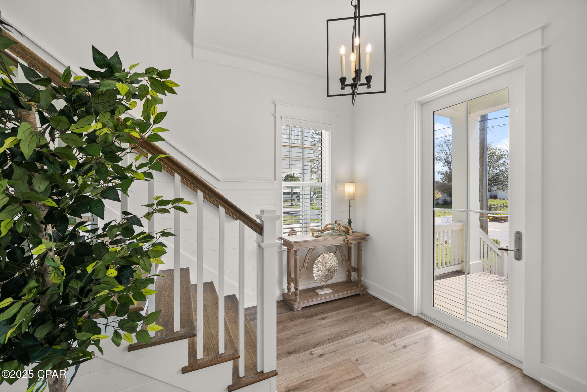 Image 6 For 219 Lakeshore Drive