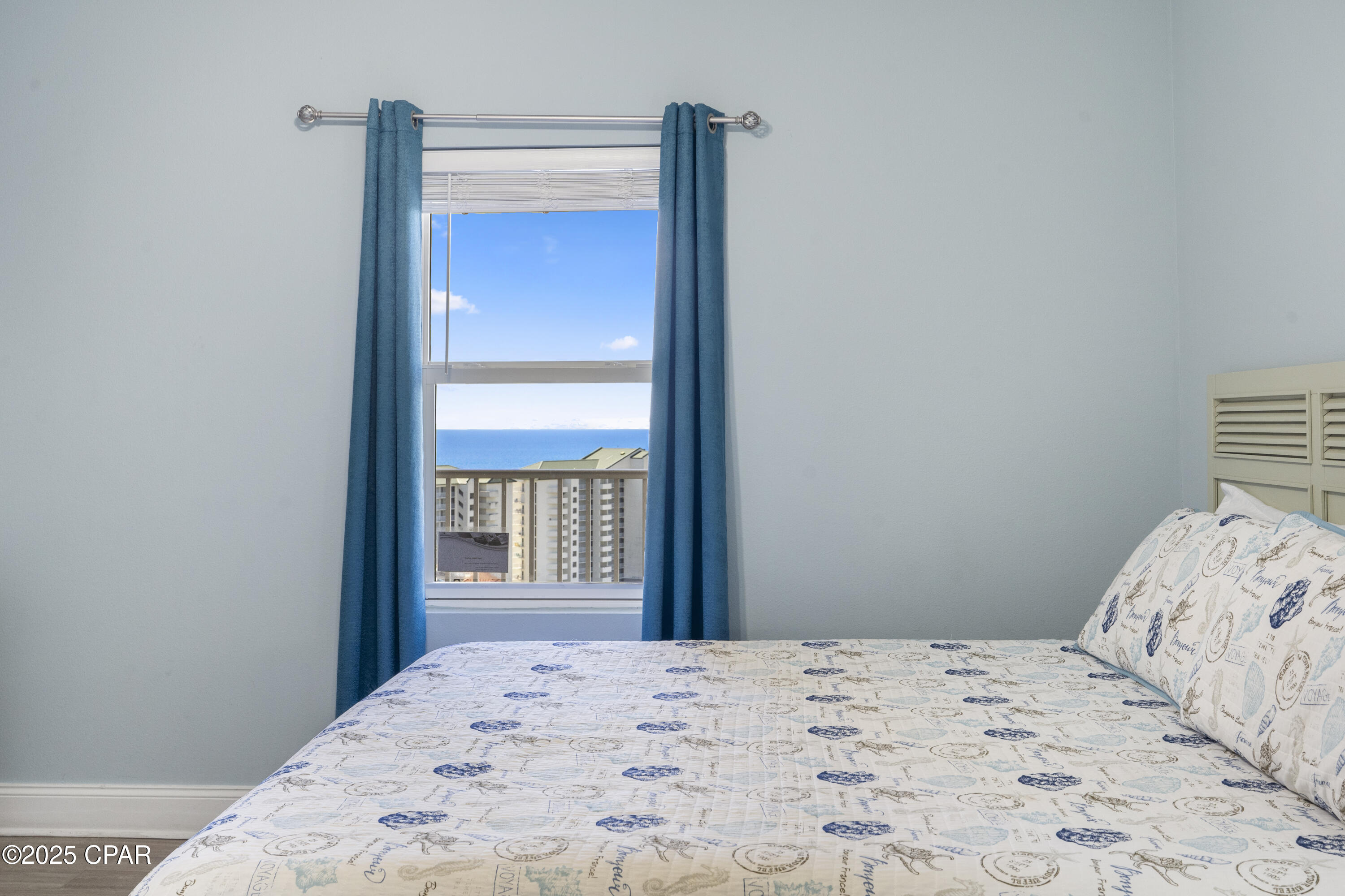 Image 4 For 9902 Thomas Drive  1735